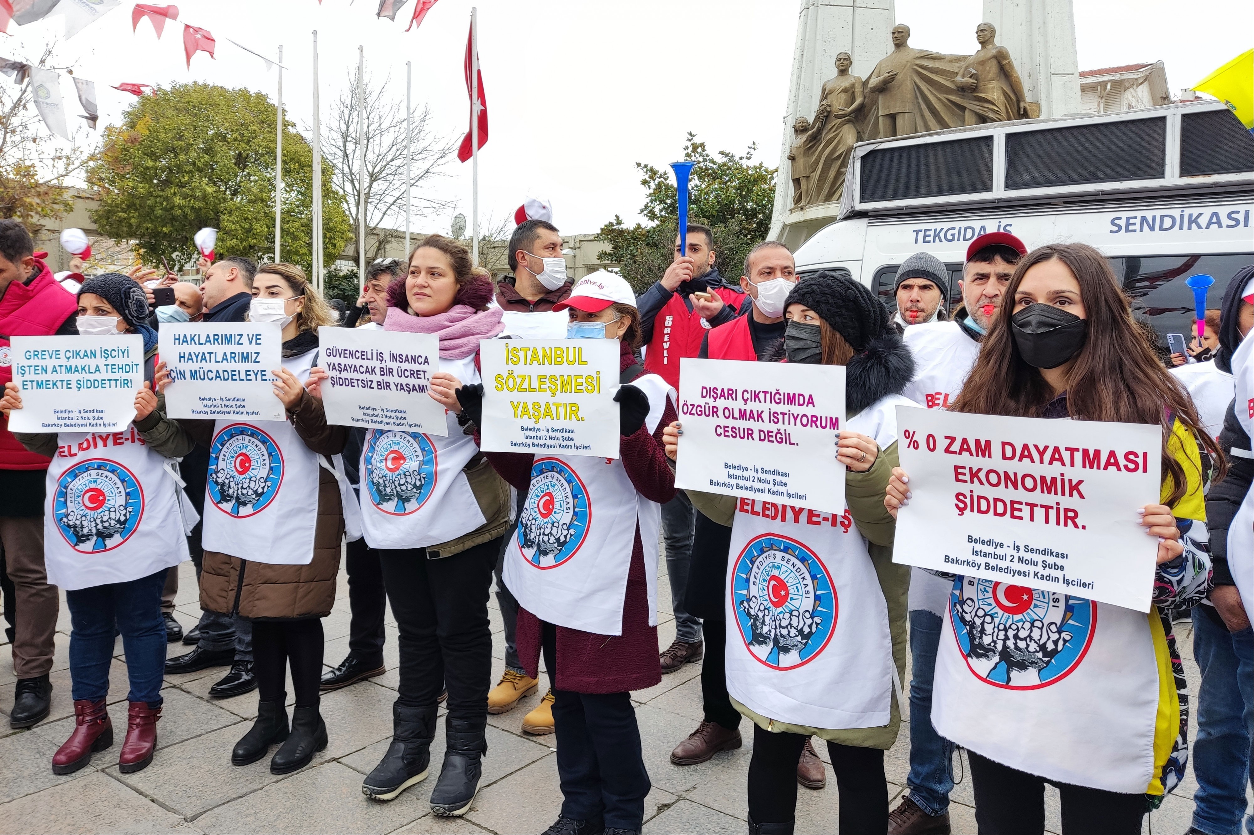 Grevdeki Bakırköy Belediyesi işçilerinin eyleminden bir fotoğraf.