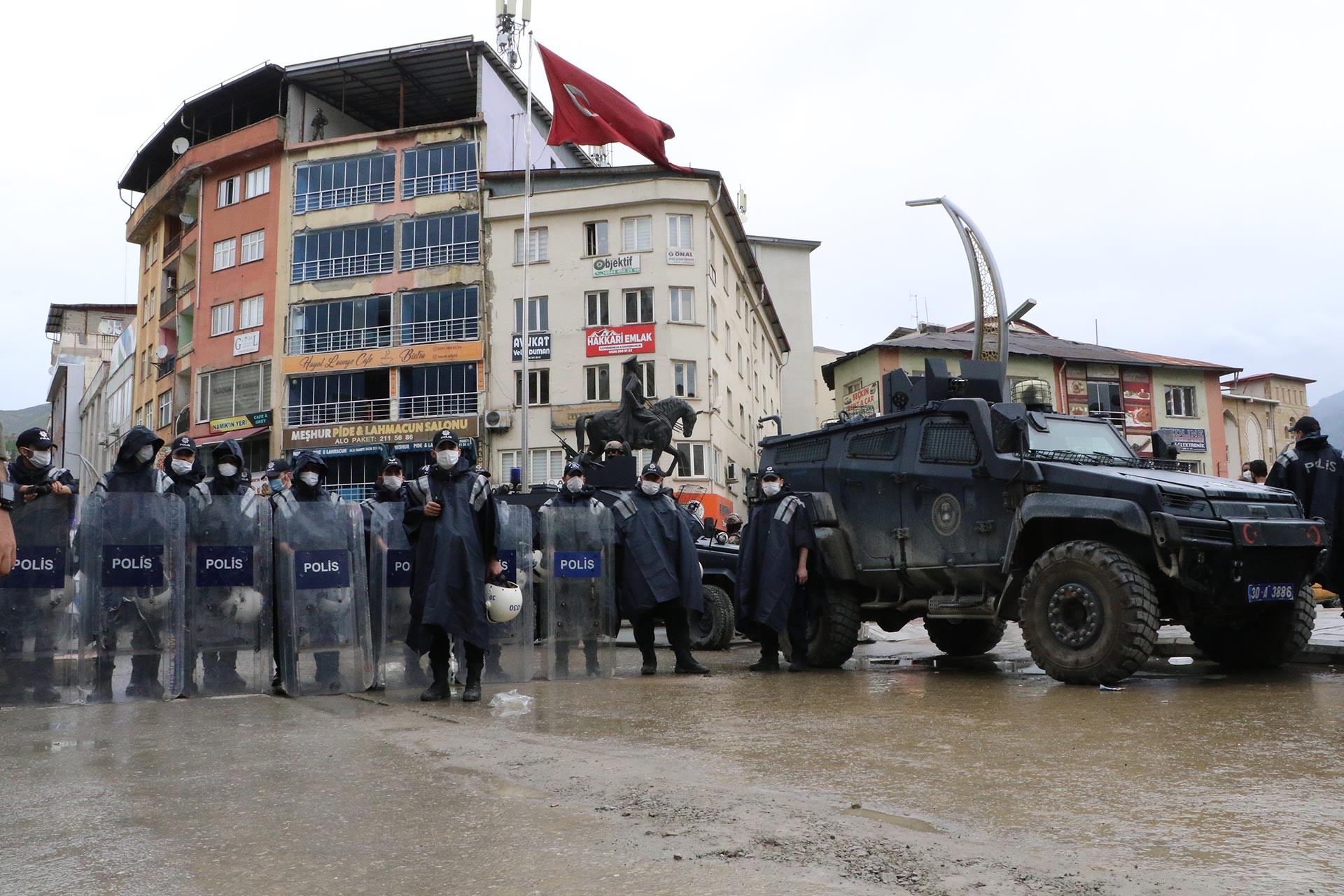 Hakkari'de gösteri ve yürüyüşler 1 gün süreyle yasaklandı