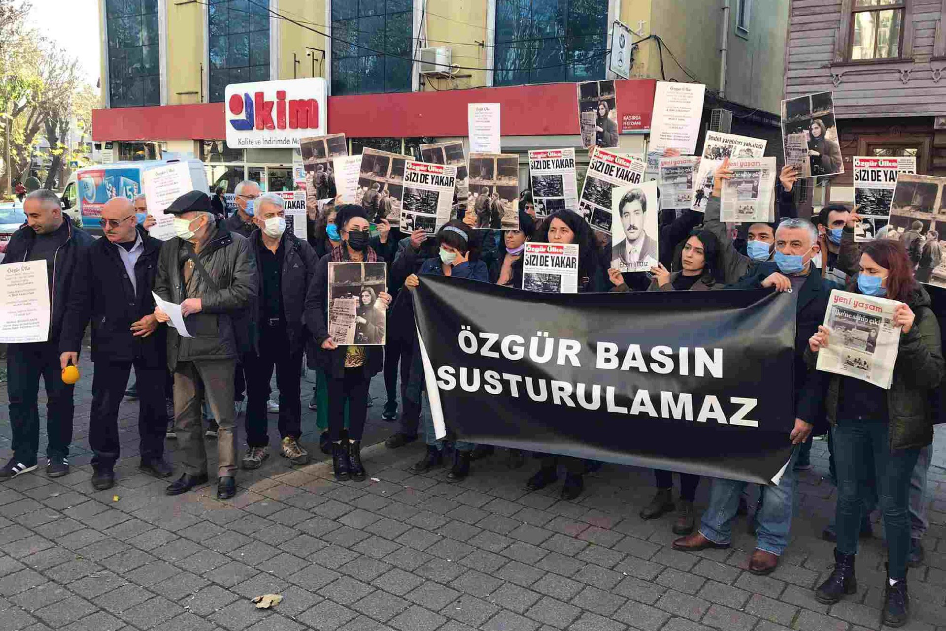 "Özgür Ülke yaşadığımız toprakların adı oluncaya dek burada olacağız"