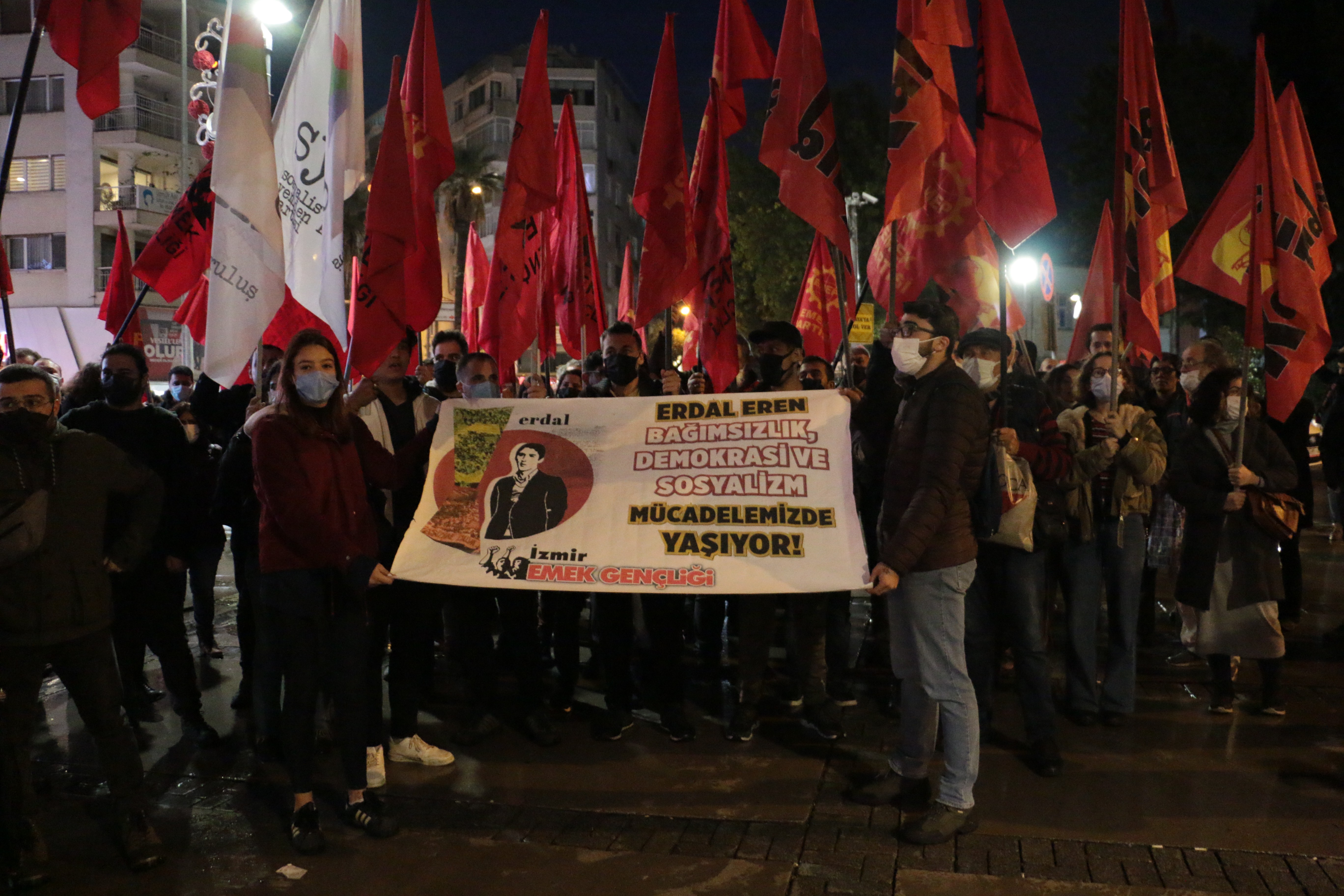 Erdal Eren İzmir emek Gençliği tarafından anıldı