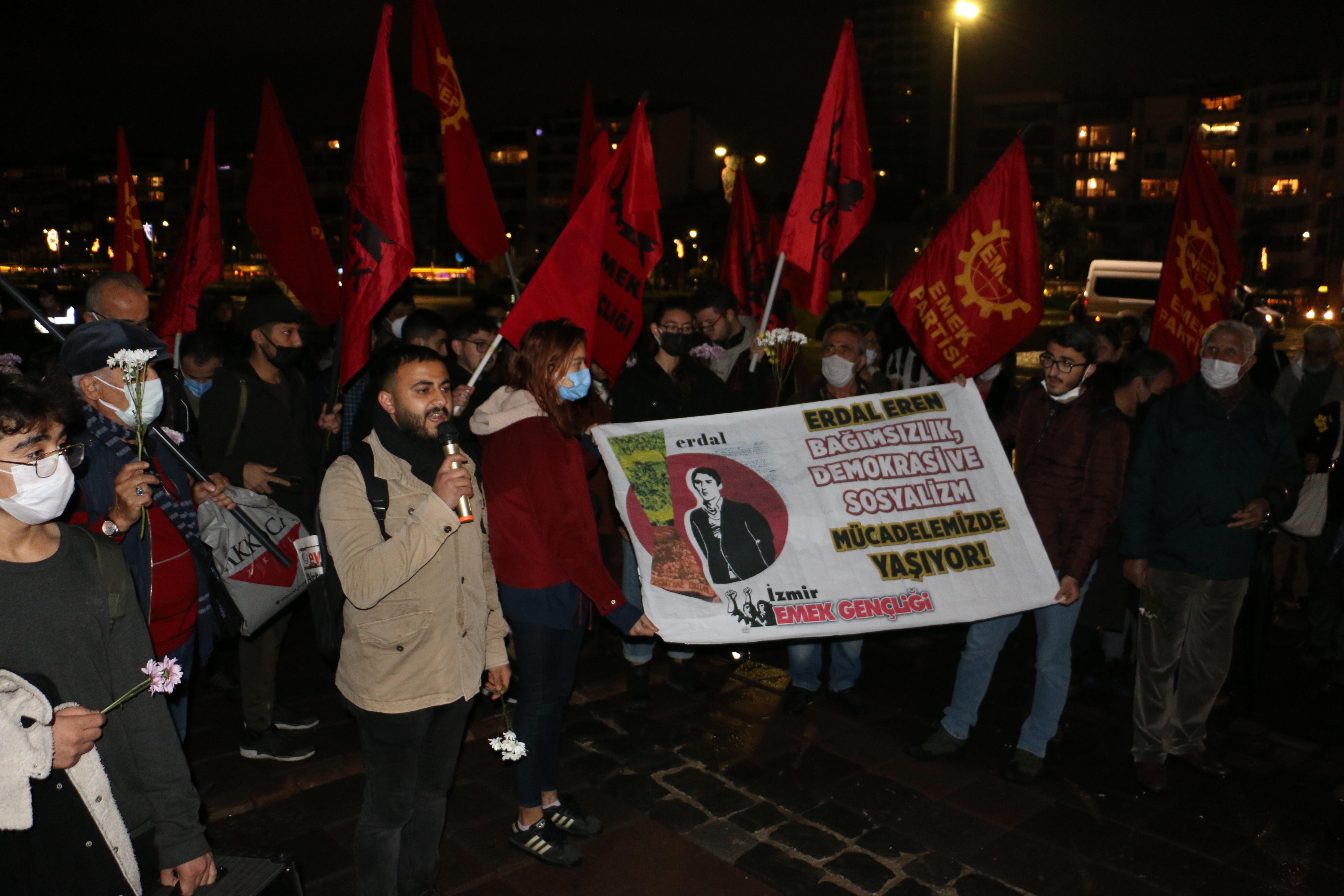 Erdal Eren İzmir emek Gençliği tarafından anıldı