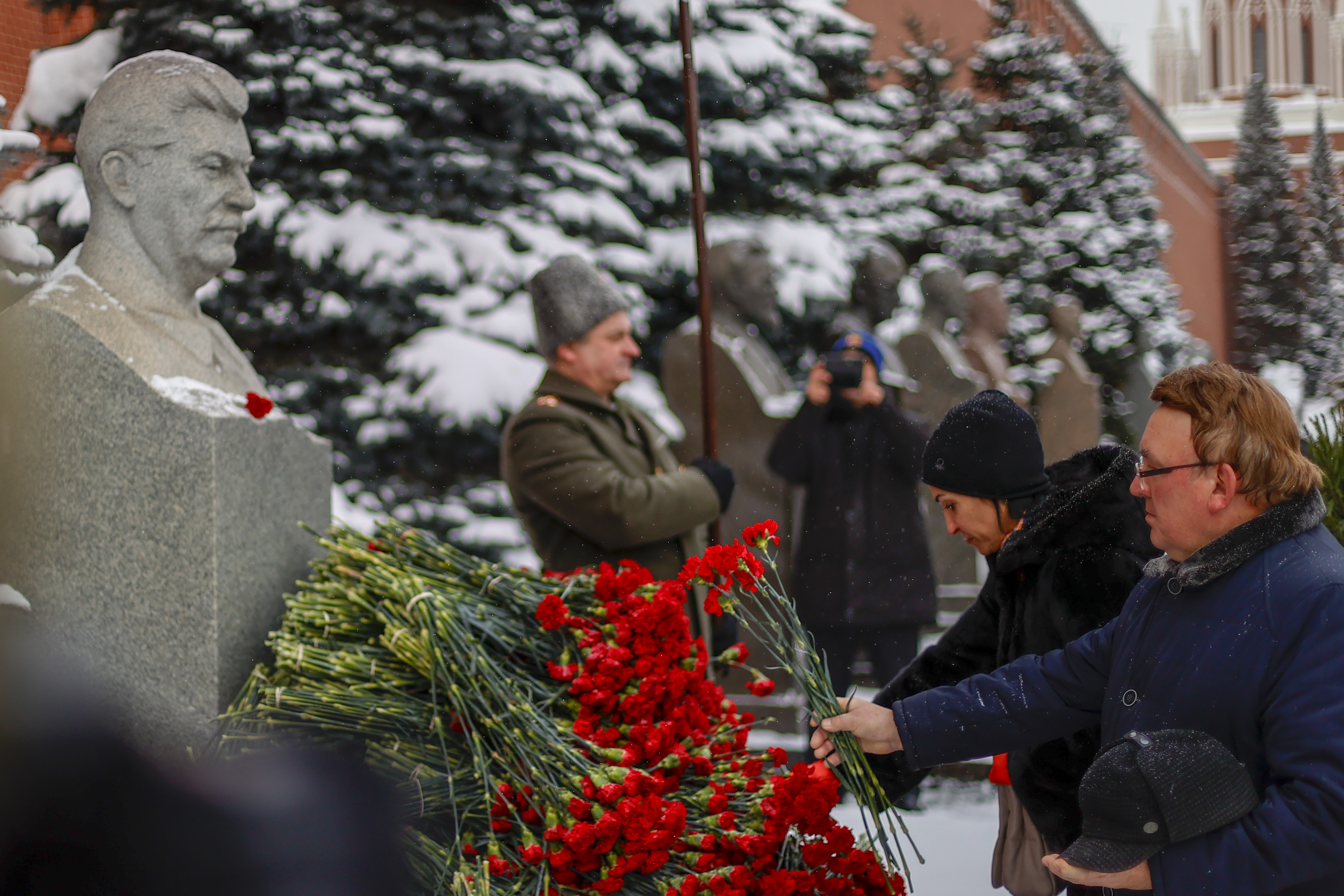 Joseph Stalin’in 142’nci doğum günü nedeniyle Rusya Komünist Partisi tarafından tören düzenlendi