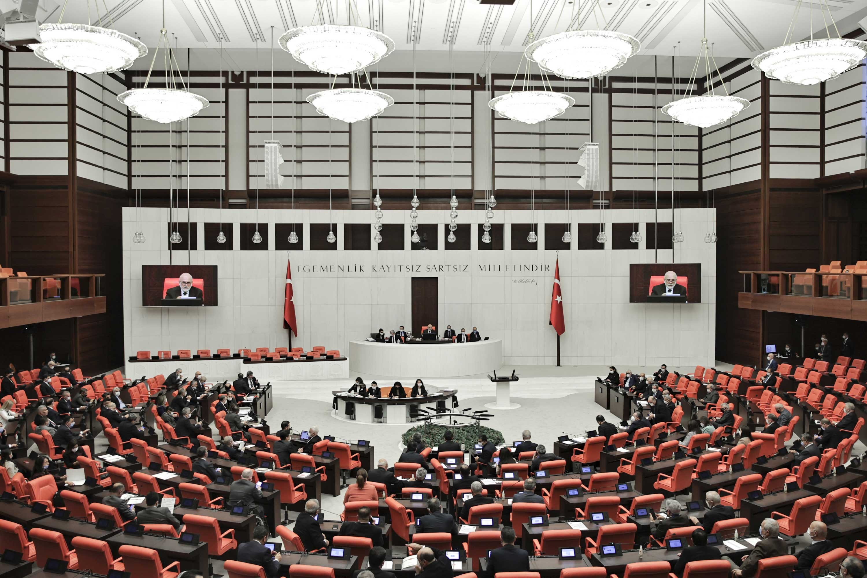 'Etki ajanlığı': AKP arayışta, muhalefet tetikte