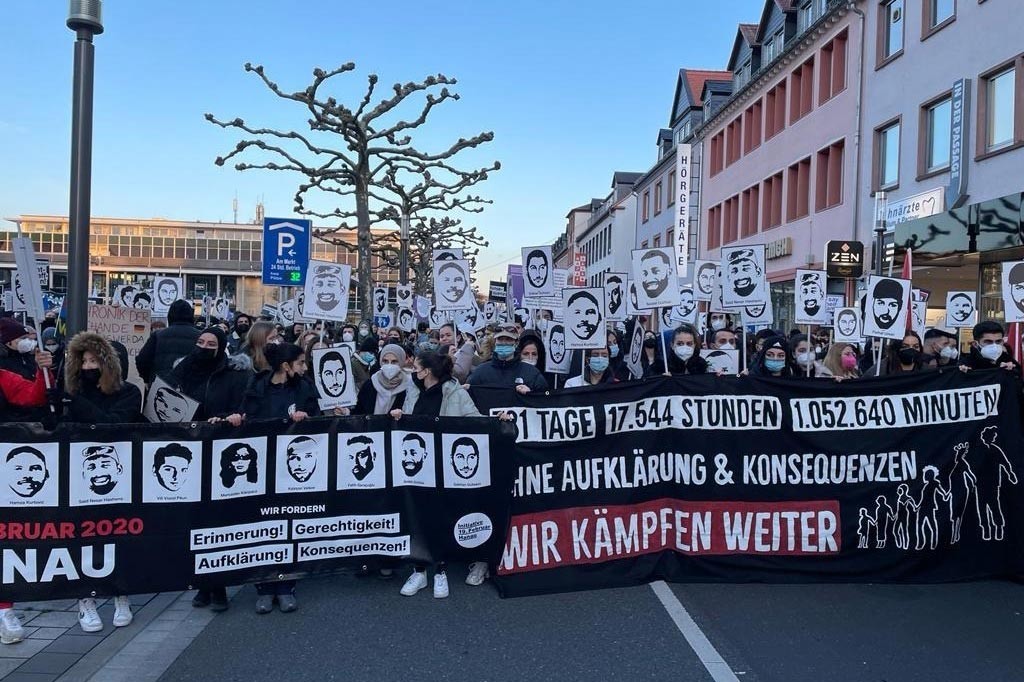 Hanau Katliamı 2. yılında binlerce insan tarafından lanetlendi