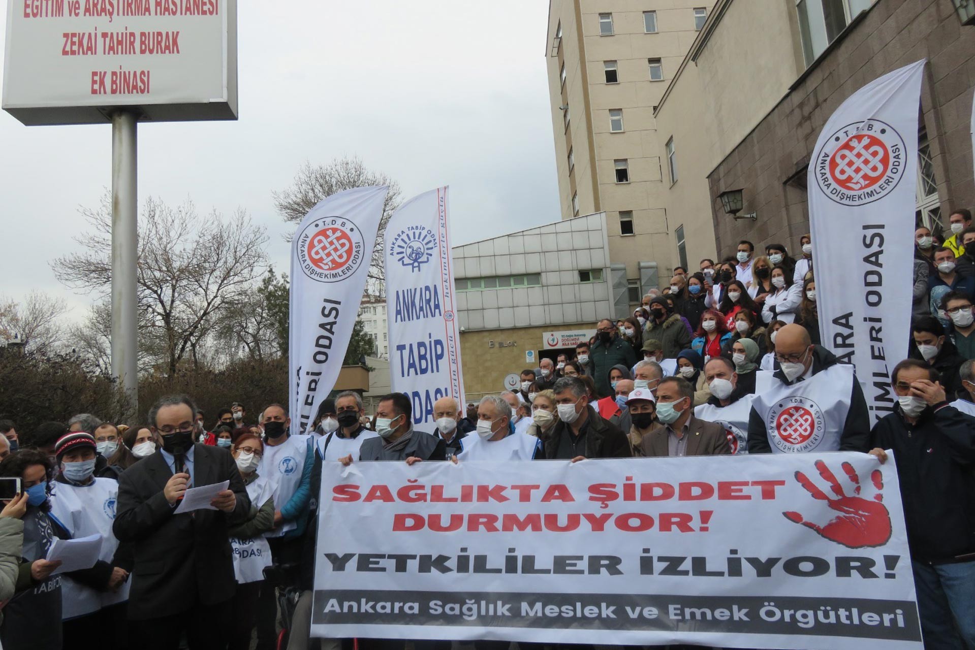 Ankara'da sağlık emekçileri şiddete karşı eylem yaptı