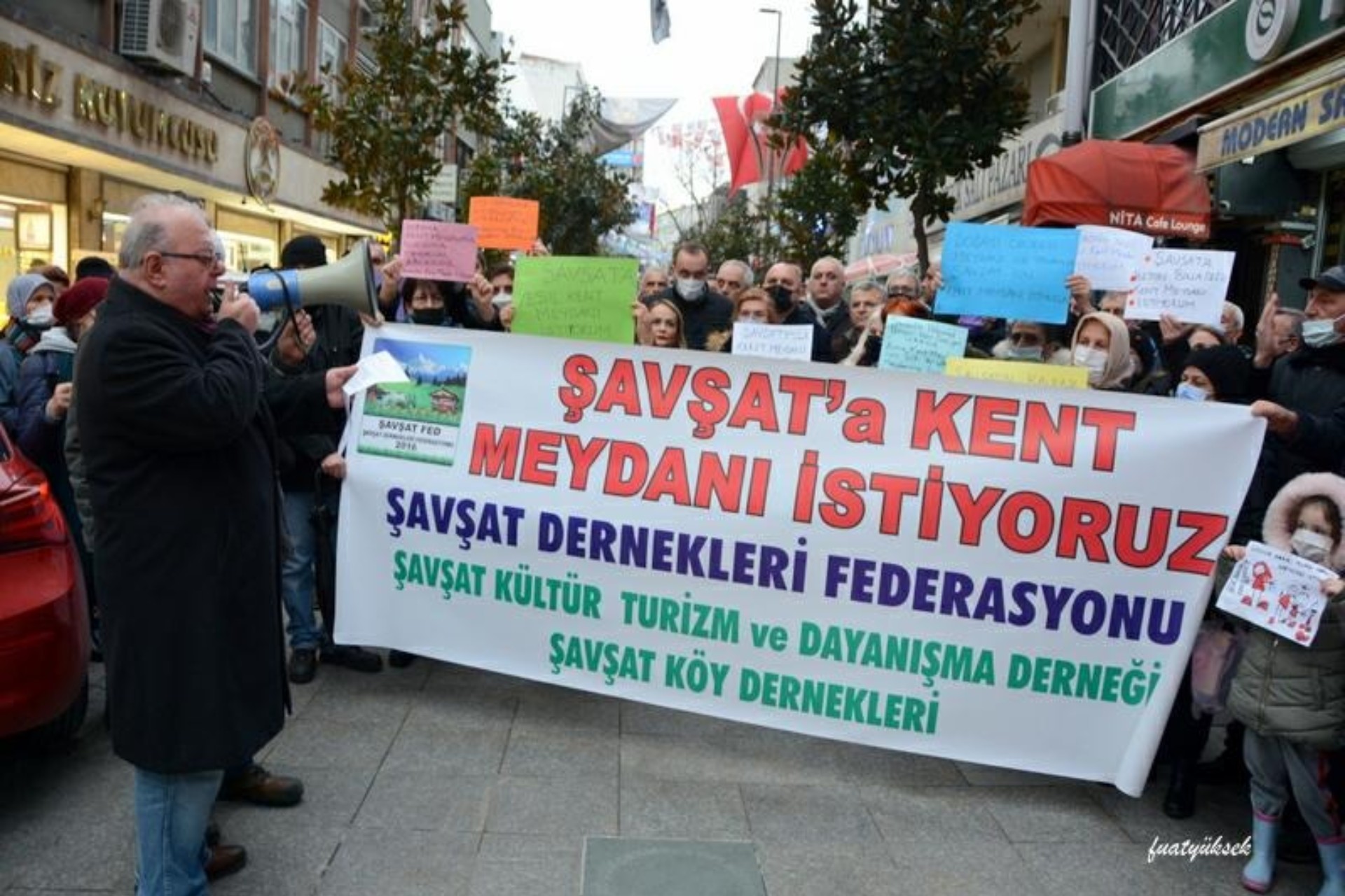 Şavşat kent meydanı istiyor