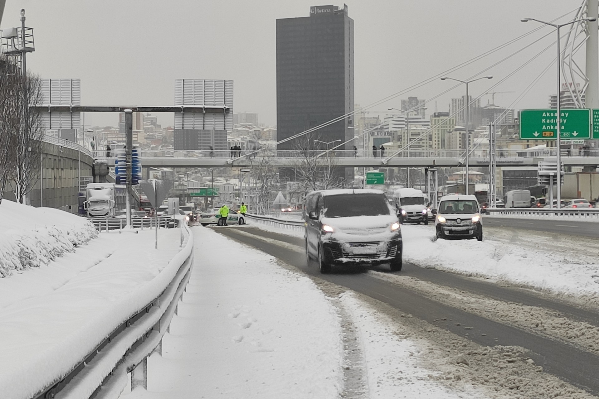 İstanbul Valiliğinden kar yağışı uyarısı: Turuncu alarm verildi