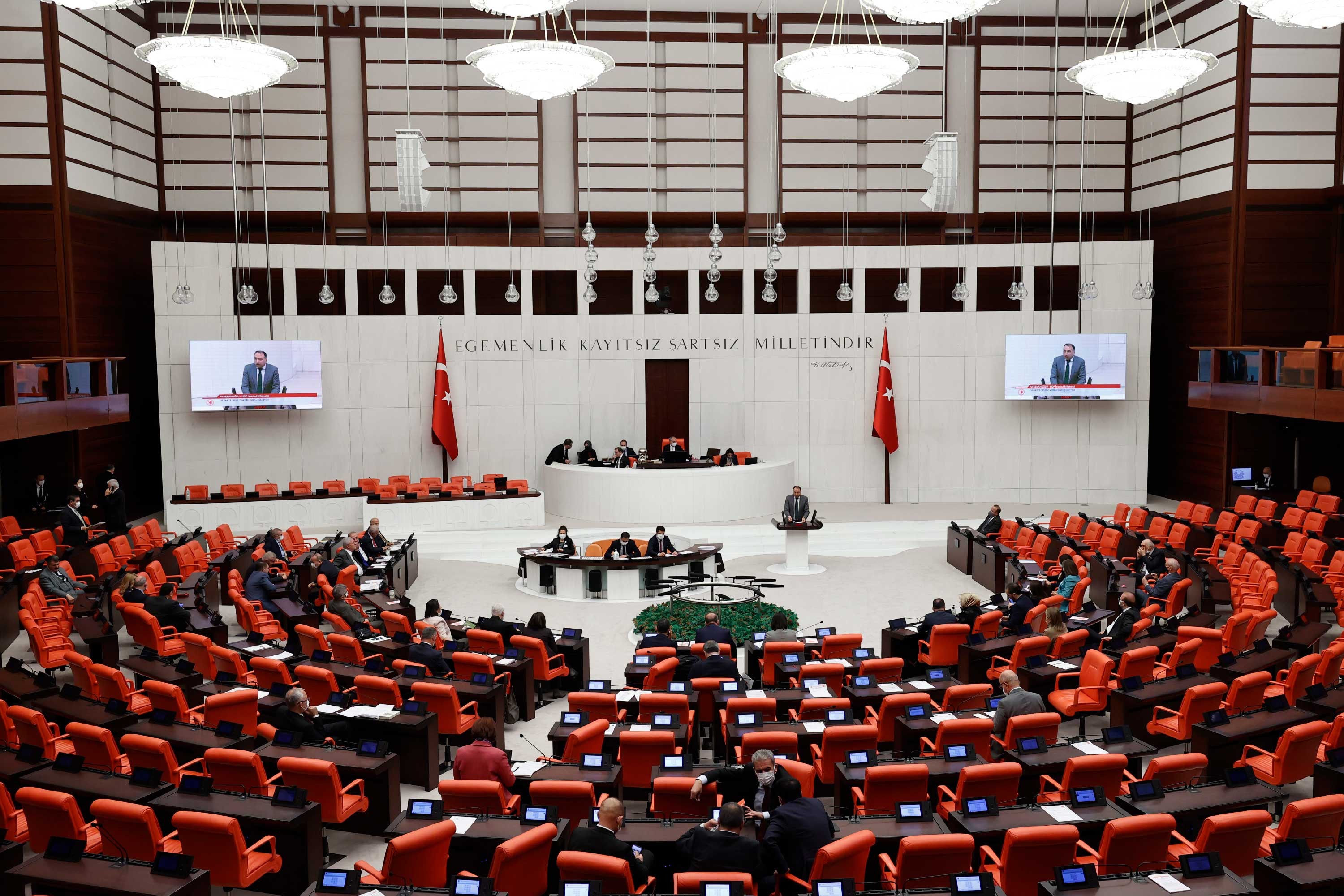 AKP ve MHP'nin Seçim Kanunu Teklifi'nin birinci kısmı TBMM'de kabul edildi, görüşmeler bugün sürecek