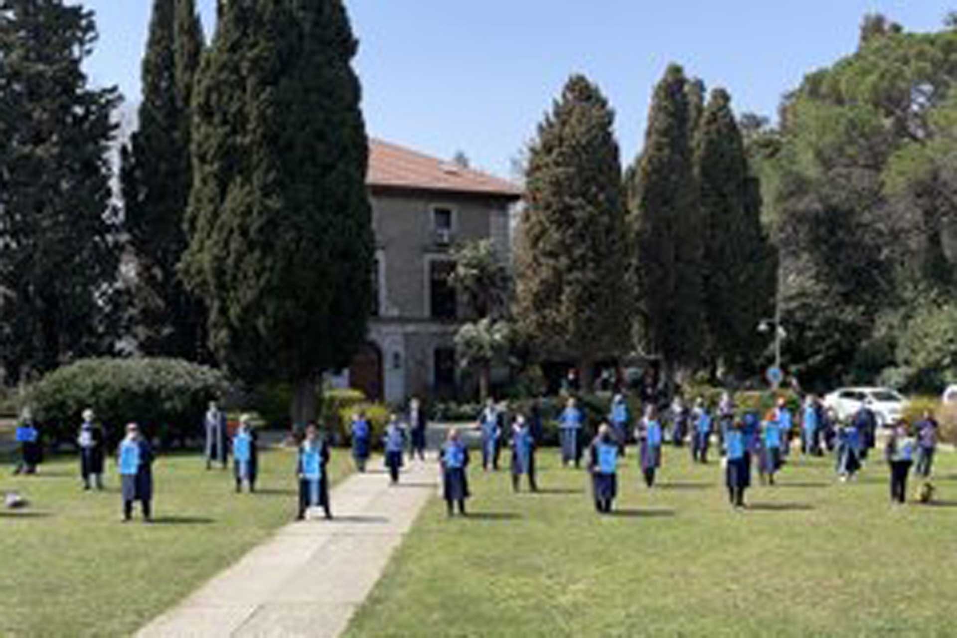 Boğaziçi akademisyenleri arkalarını 308. kez rektörlük binasına döndüler