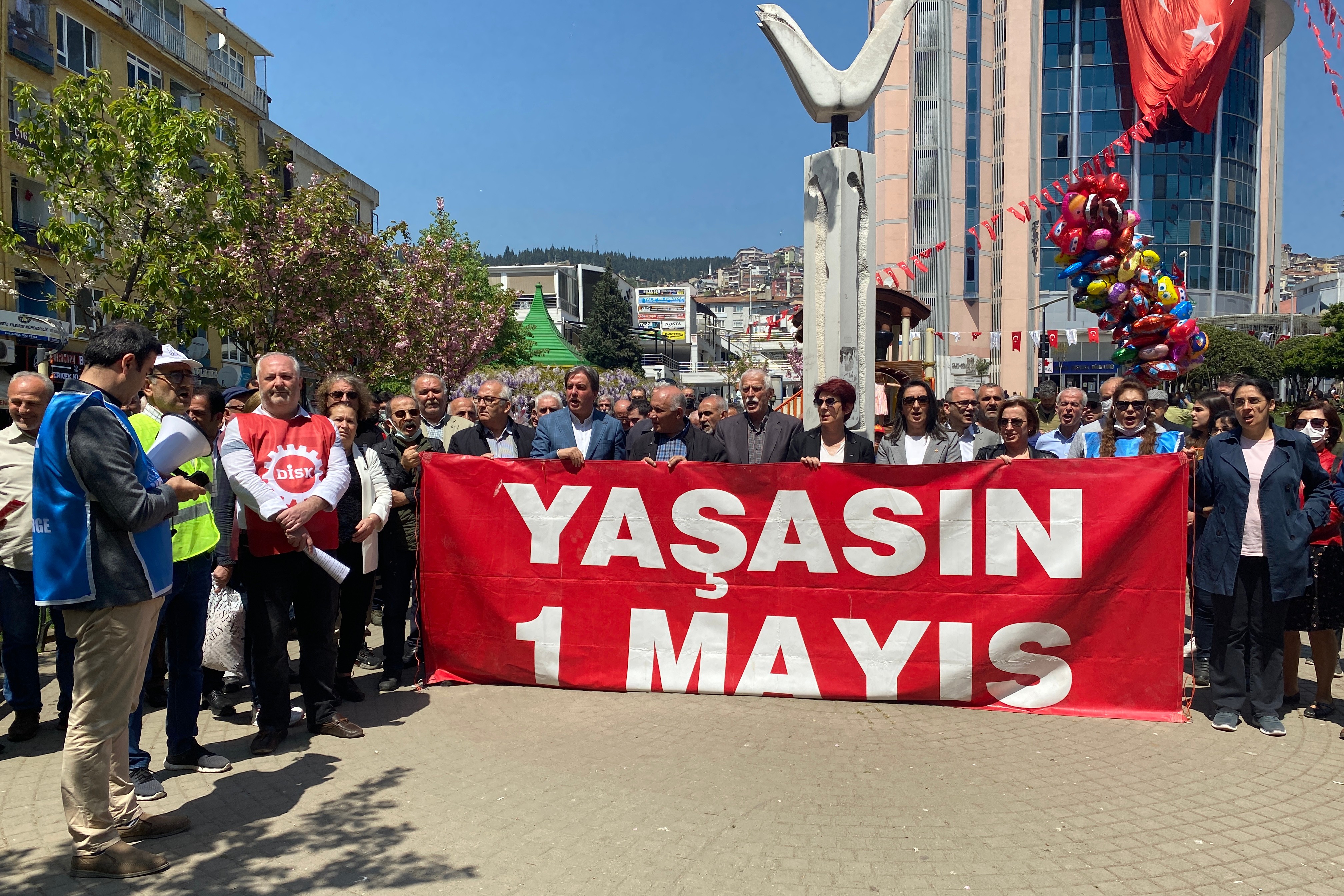 Kocaeli Emek ve Demokrasi Güçleri: Ekmeğimiz, geleceğimiz ve haklarımız için 1 Mayıs’ta Anıtpark’tayız