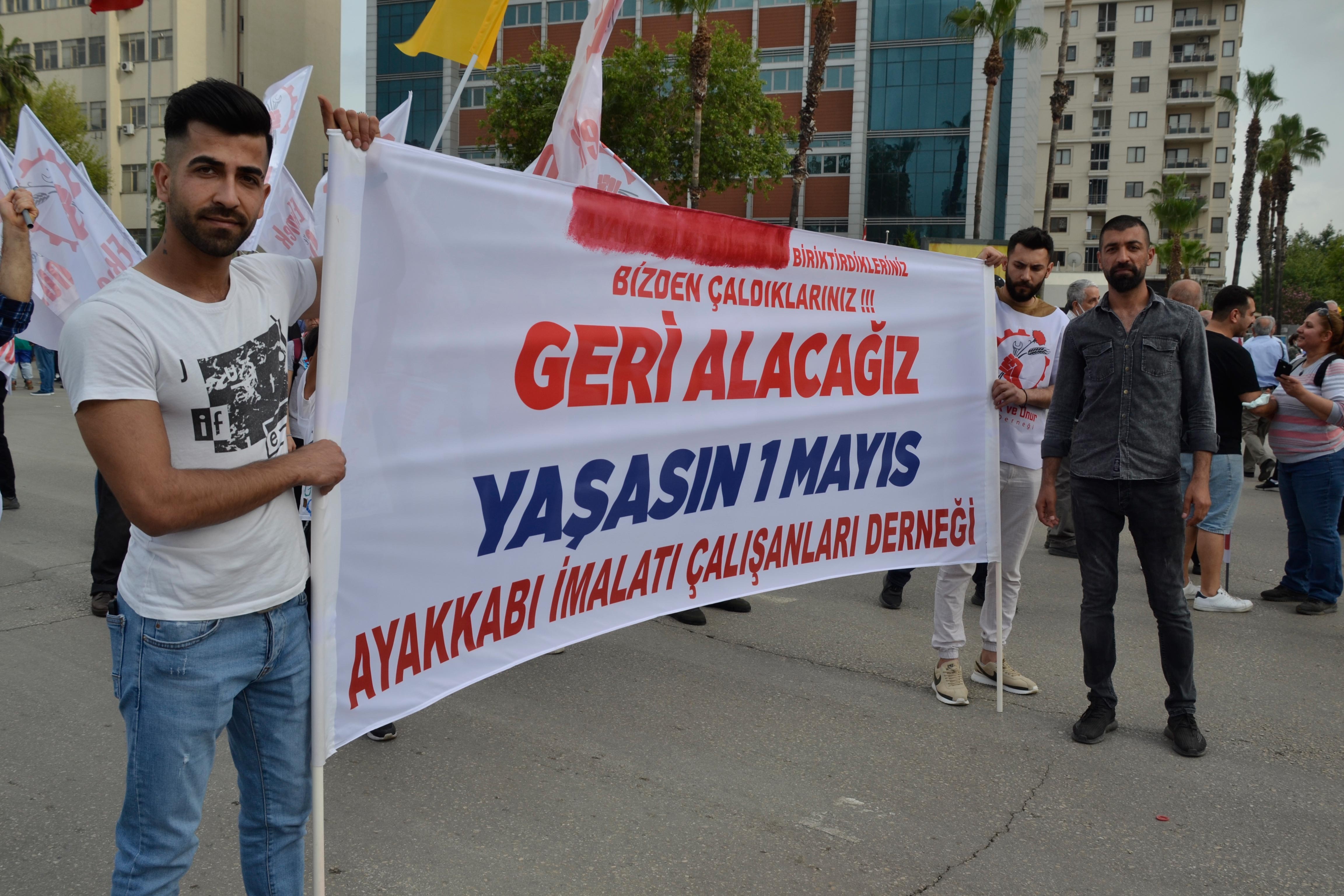 Adana'da 1 Mayıs mitinginde ayakkabı işçileri