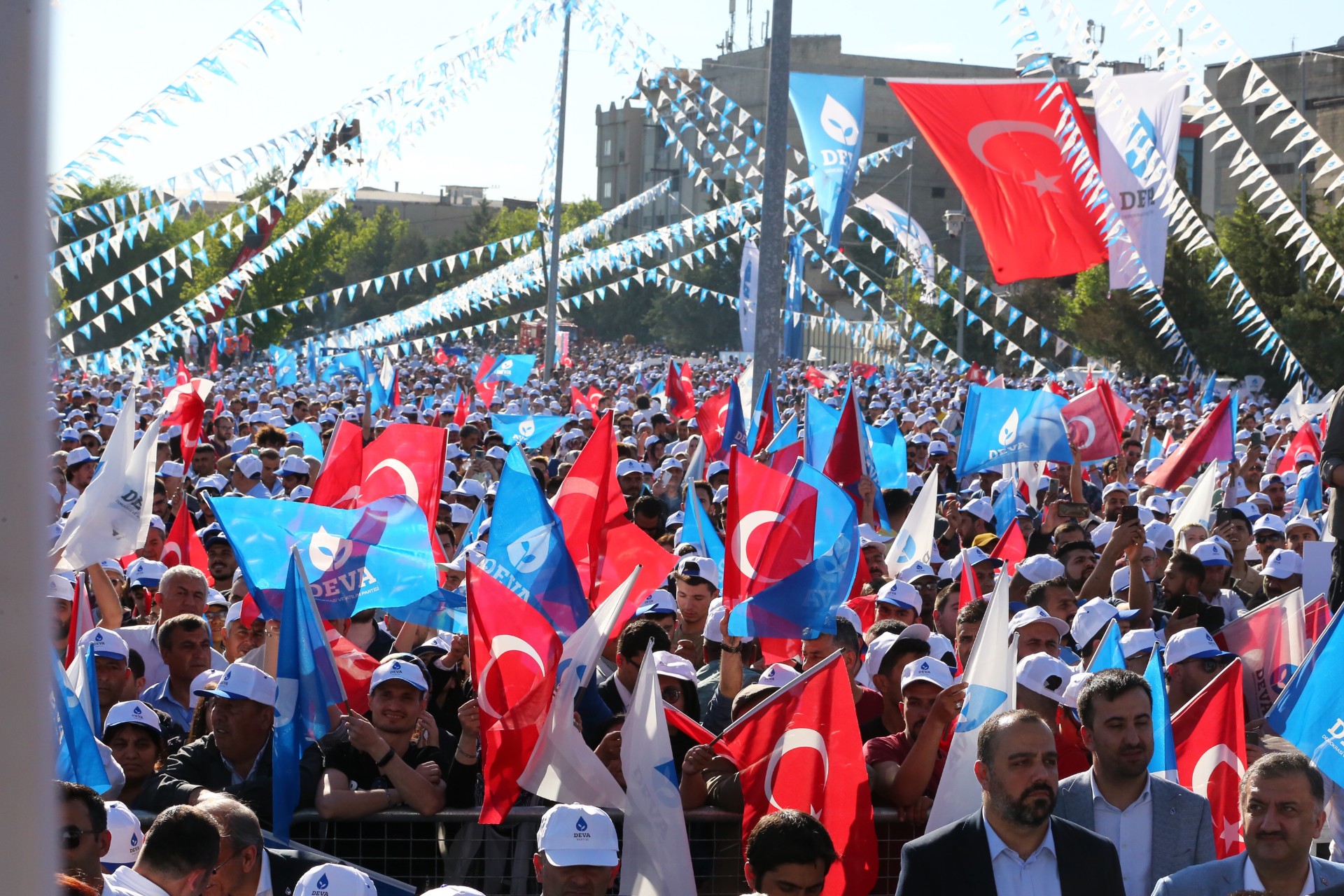 DEVA Partisi, ilk mitingini Antep’te yaptı