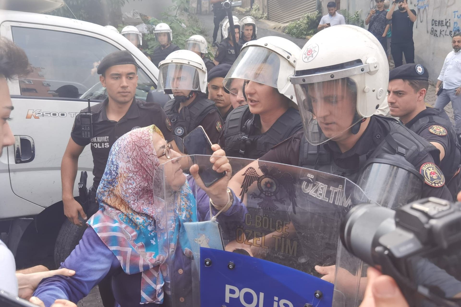 Rant uğruna bir mahalle eziliyor