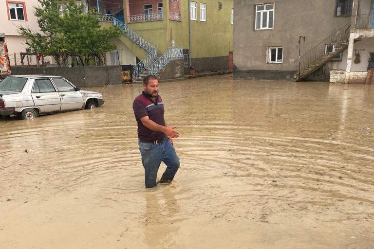 Meteorolojiden Marmara'nın güney ve batısı ile Kuzey Ege için kuvvetli yağış uyarısı