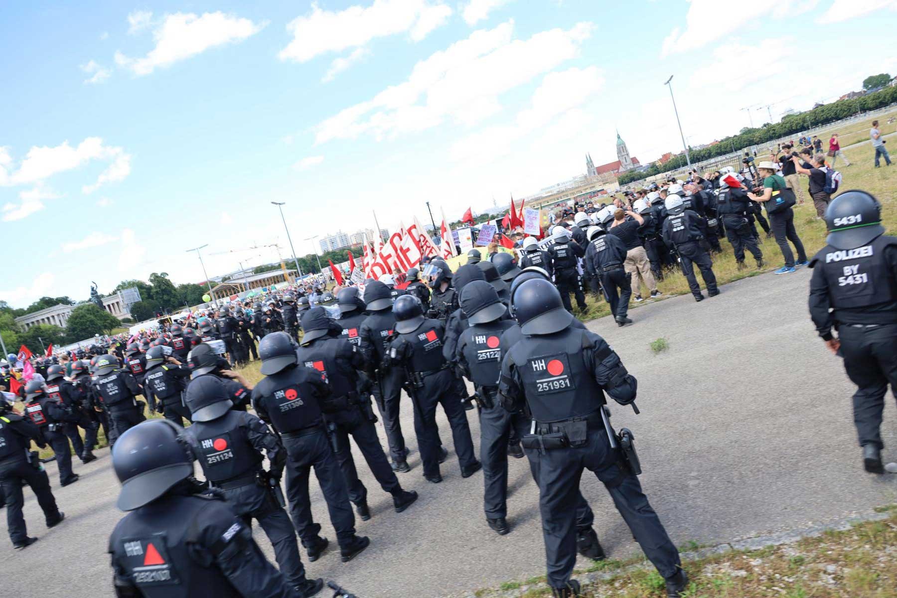 Almanya'da G7 protestosu