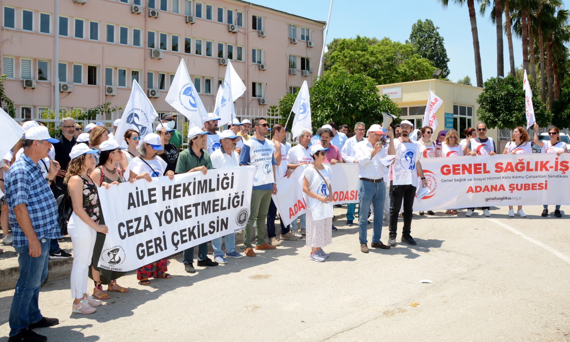 Aile hekimleri iş bıraktı