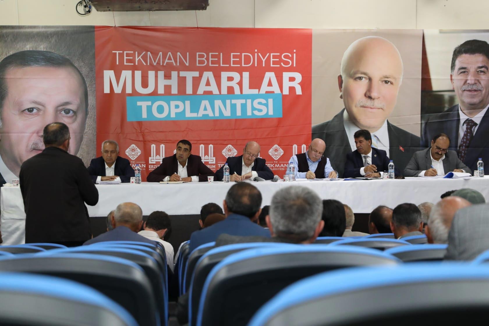 "AKP'li Belediye Başkanı Mehmet Sekmen, hizmet isteyen muhtarı kovdu” iddiası