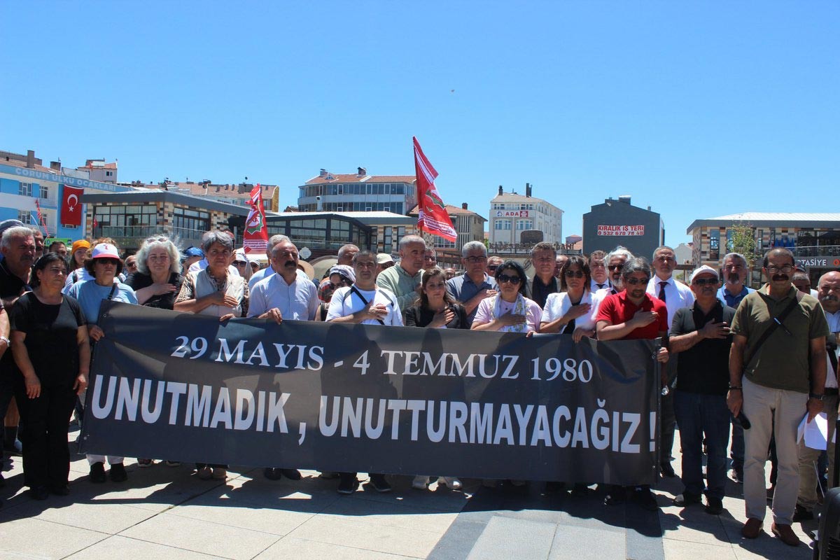 Çorum katliamında yaşamını yitirenler için düzenlenen anma