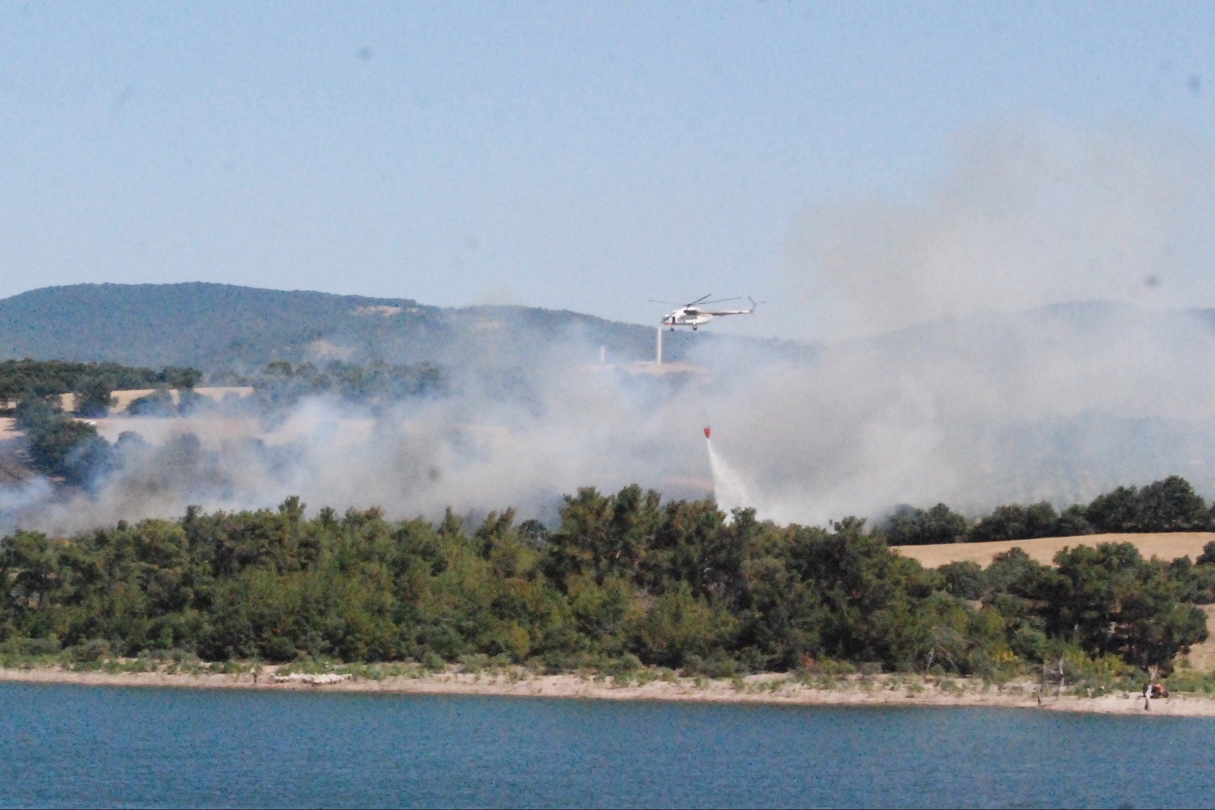 Çanakkale'de orman yangınına müdahale ediliyor