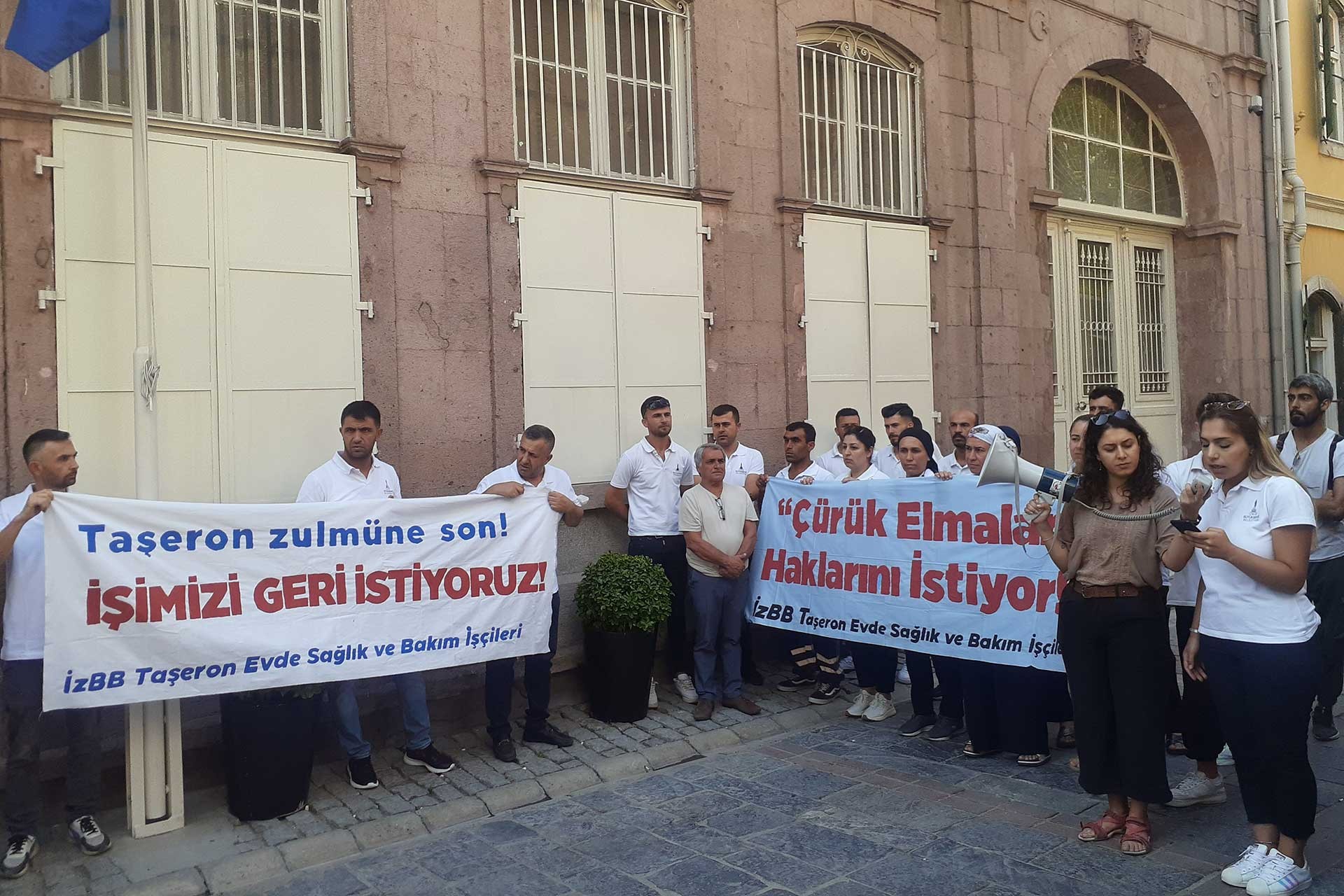 İşten atılan evde bakım işçileri: Kadrolu istihdam istiyoruz