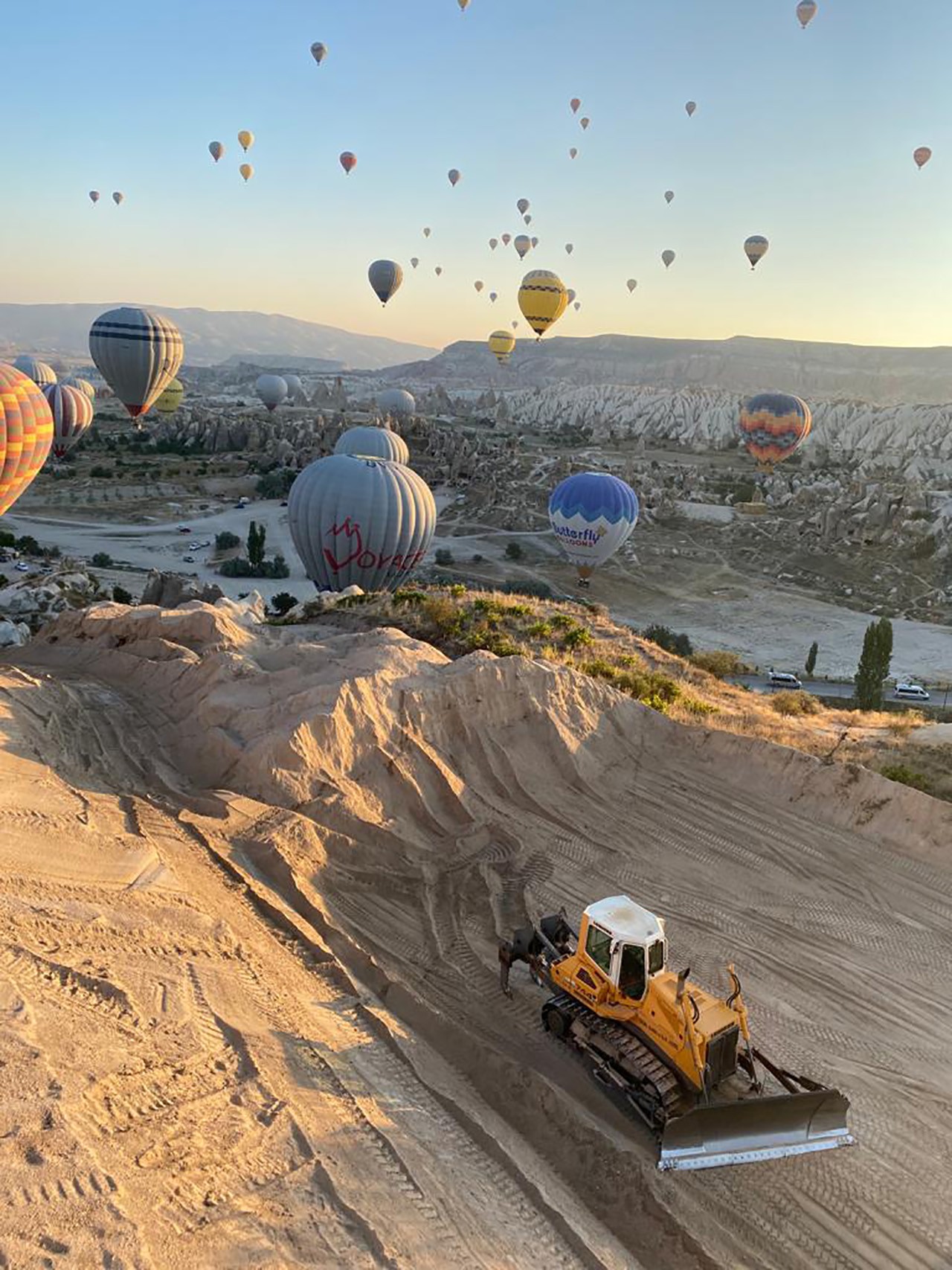 Kapadokya'da yol çalışması yapılan alan