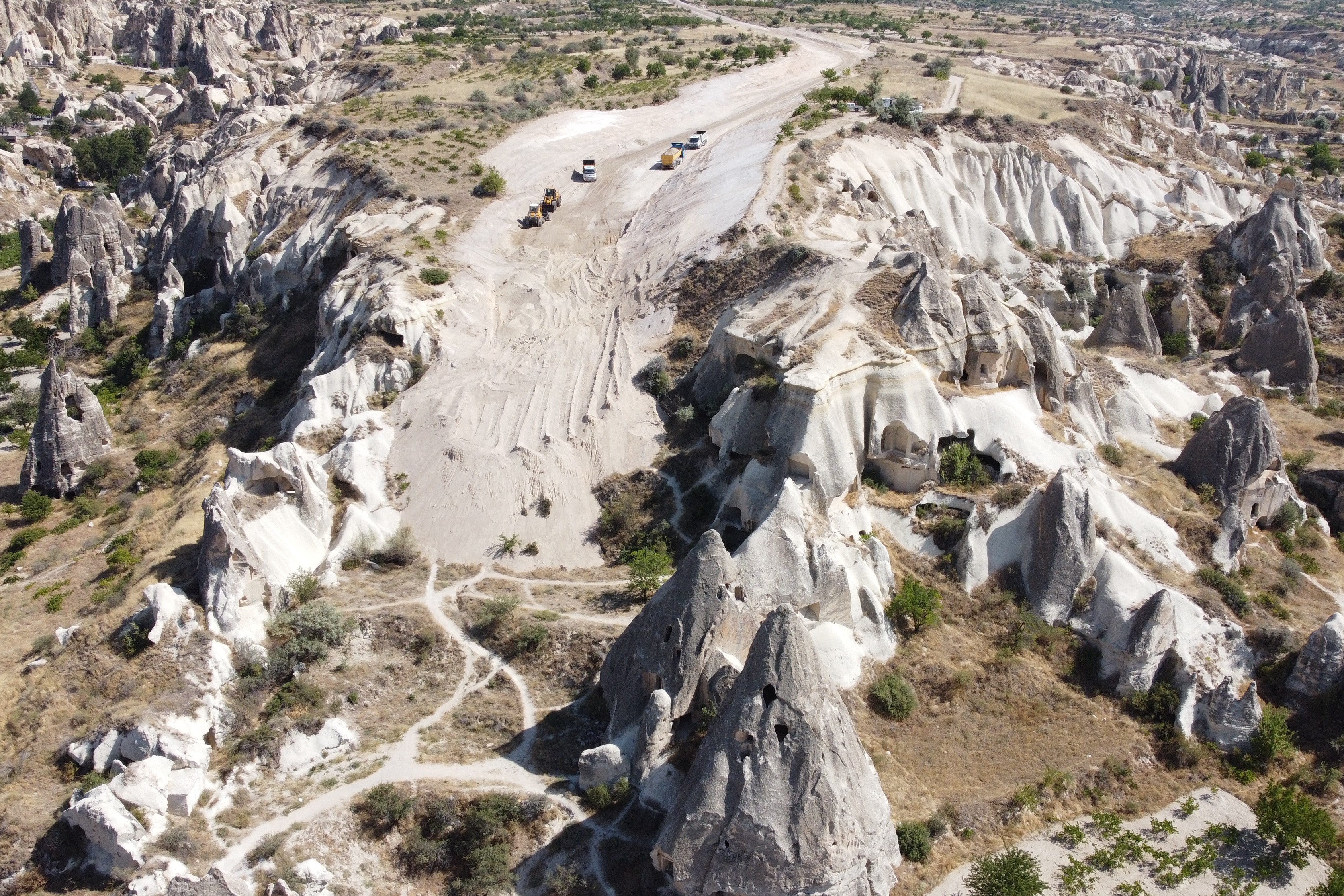 Kapadokya'daki yıkımın drone görüntüleri yayınlandı: Yol yapımı tüm hızıyla devam ediyor!