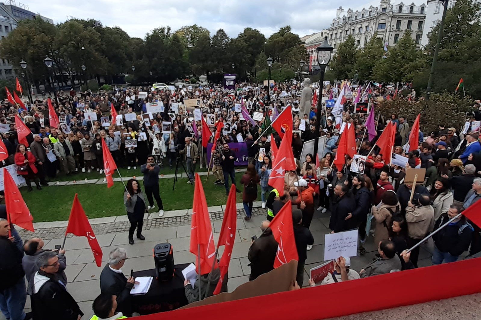 Mahsa Amini için Oslo'da eylem yapıldı: Uzakta olsak da sizinleyiz