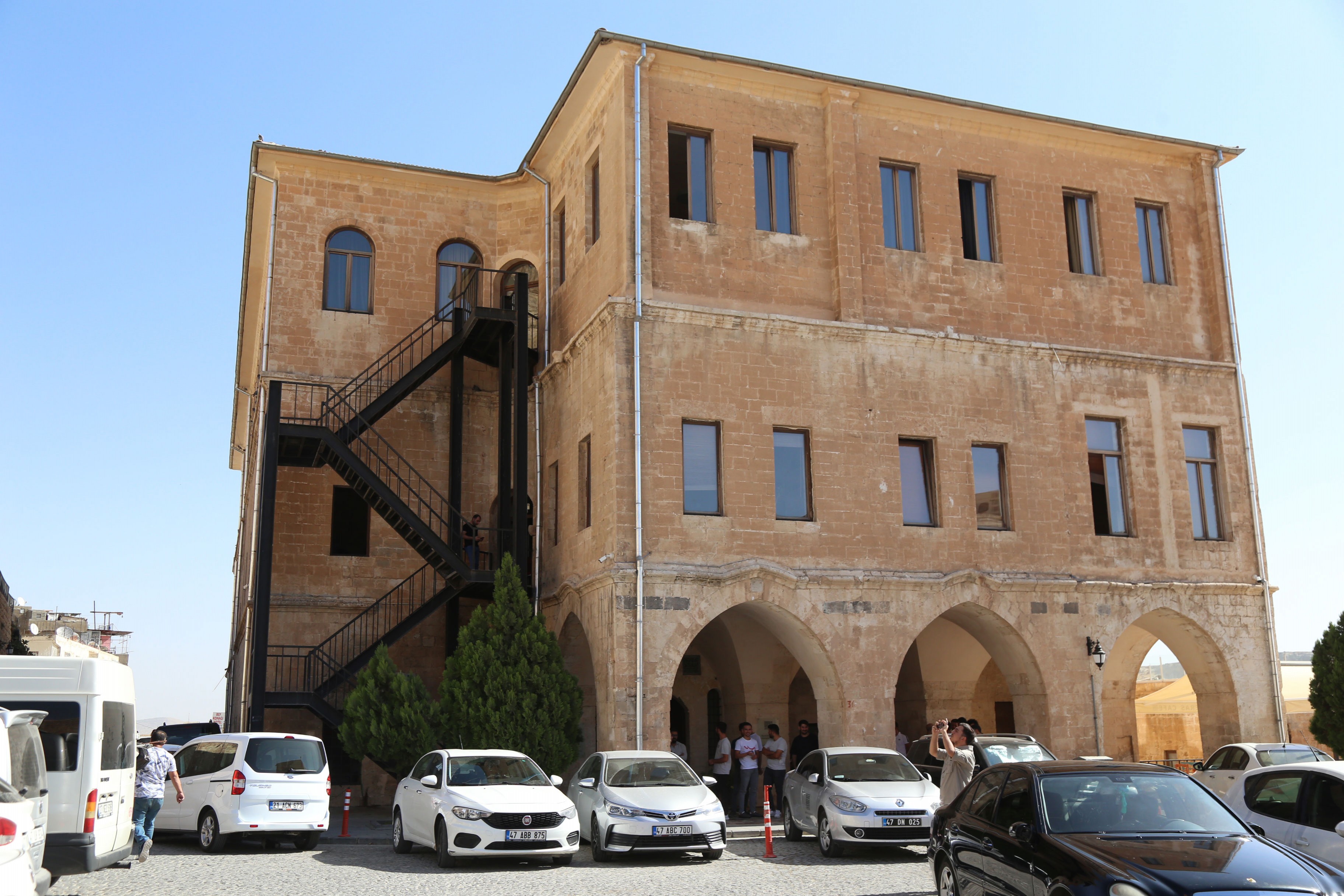 Mardin Artuklu Üniversitesi öğrencileri: 150 yıllık binamızdan taşınmak istemiyoruz