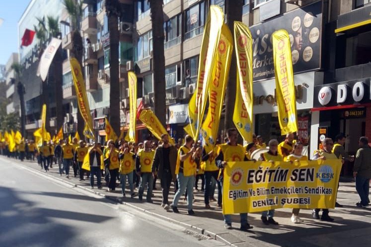 Denizli'de eğitim emekçileri eylemde