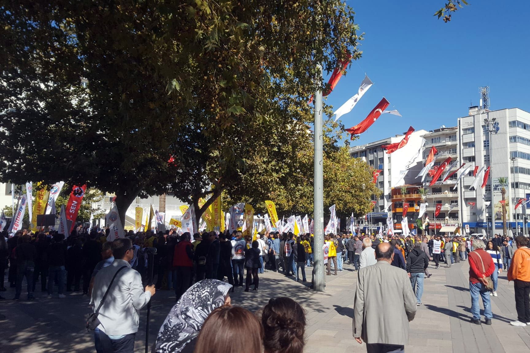 Denizli'de eğitim emekçileri eylemde