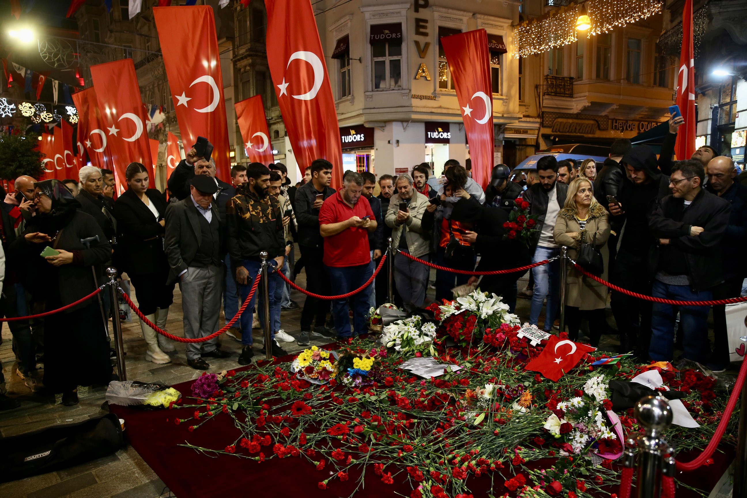 İstiklal'deki saldırıda yaralananlardan 71'i taburcu edildi, 10'unun tedavisi sürüyor