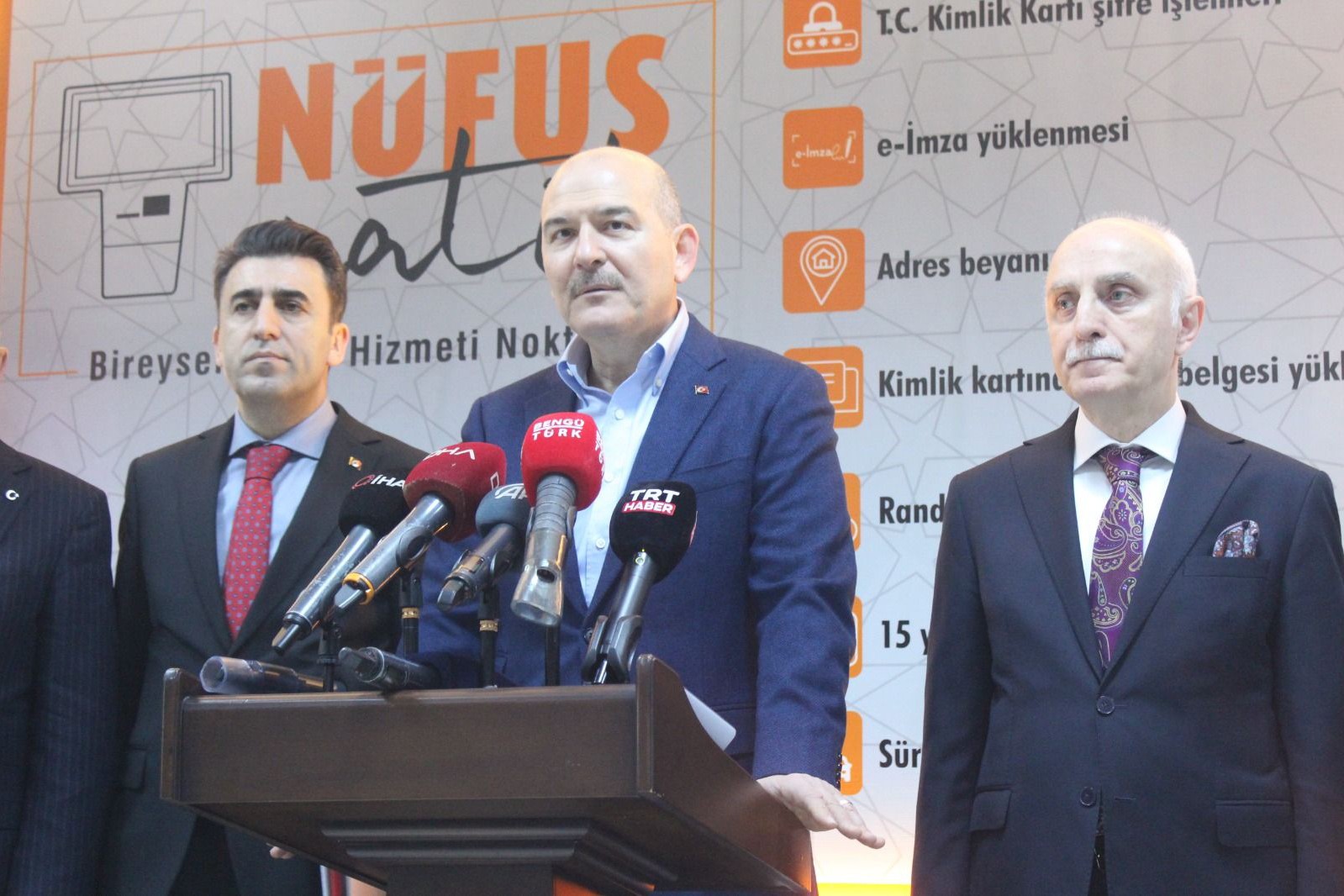 Bakan Soylu: Yeni kimlik kartı olmayanlar bankada işlem yapamayacak