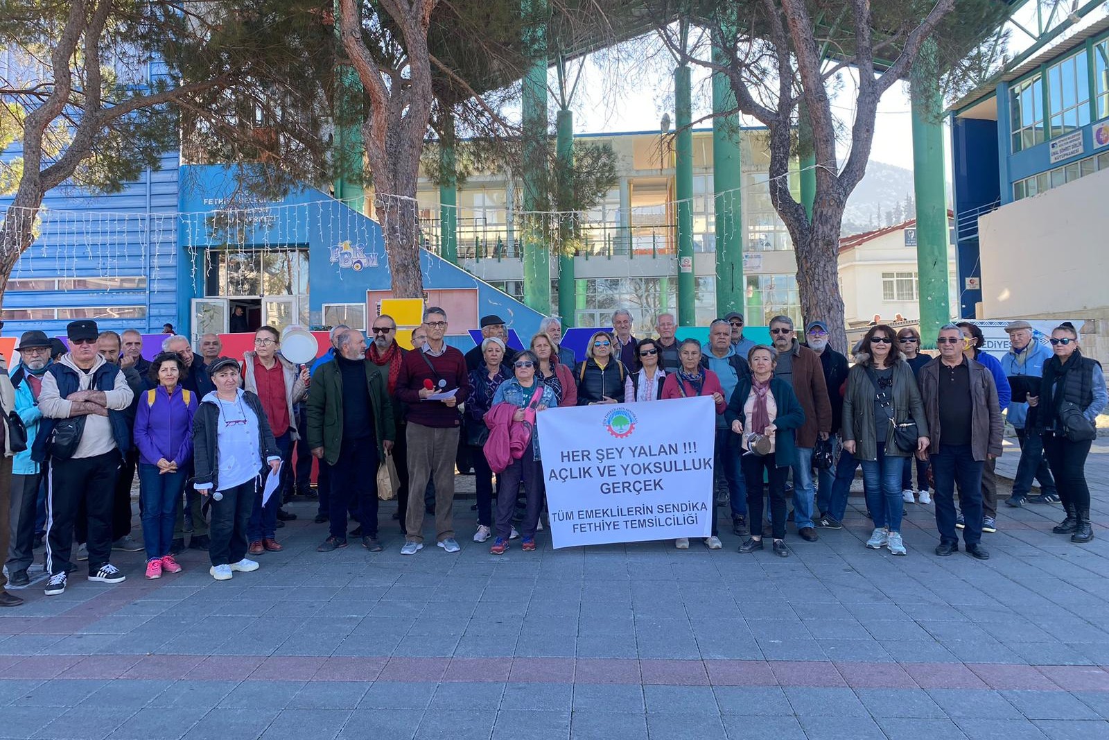 İzmir ve Muğla’da emekliler: Sahte yüzdelik değil, insanca yaşayacak ücret istiyoruz