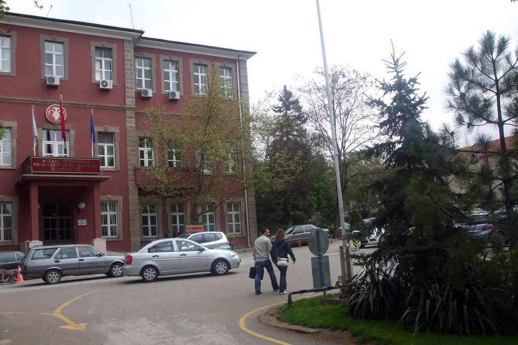 Ankara Üniversitesi Tıp Fakültesinde "kişiye özel" kadro ilanı