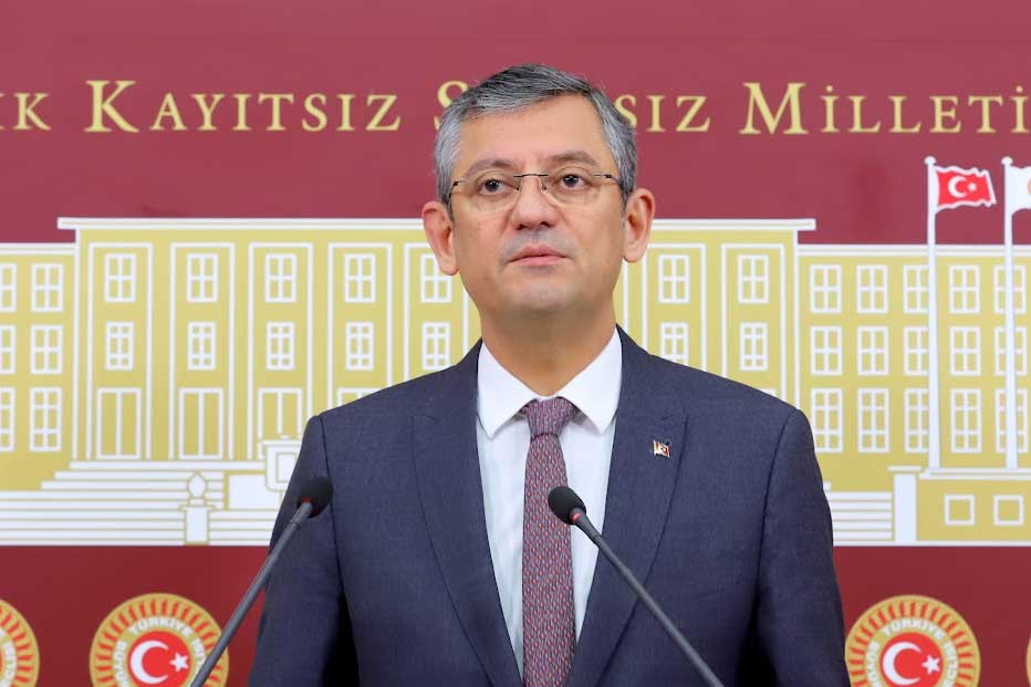 CHP'li Özgür Özel: Hiç kimse hiçbir şey olmamış gibi siyaset yapacağımızı düşünmesin