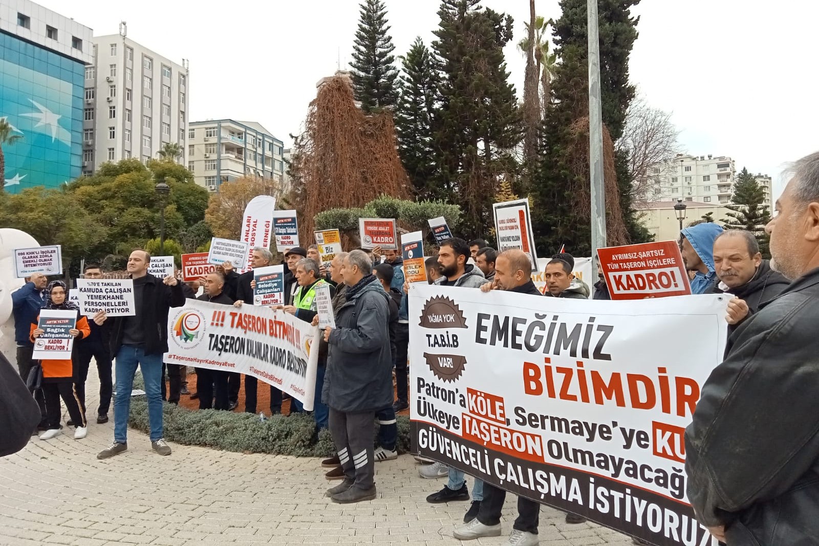 Belediye şirket işçileri Adana’da kadro talep etti