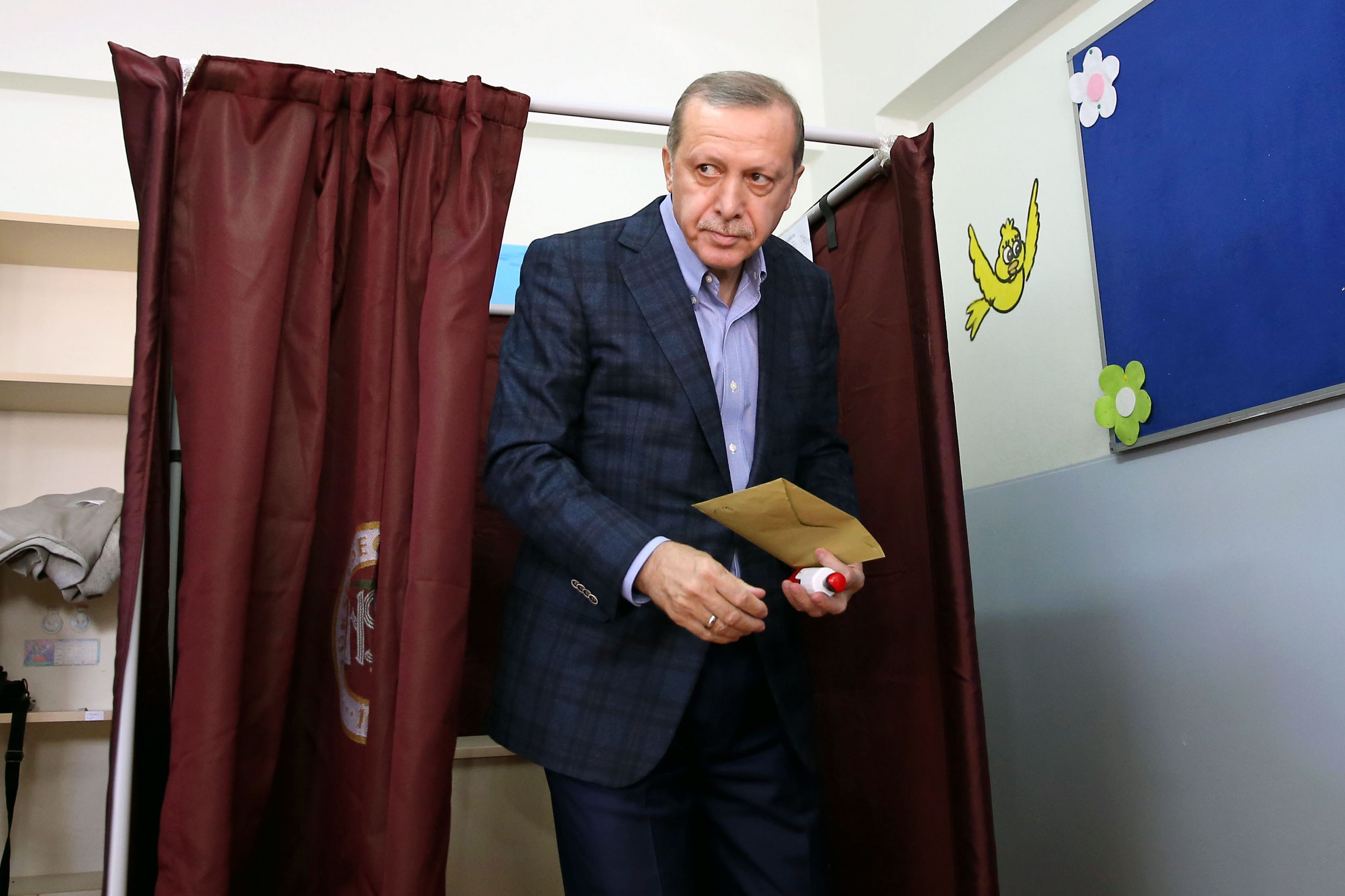 330 avukattan imza kampanyası: Erdoğan üçüncü kez cumhurbaşkanı adayı olamaz