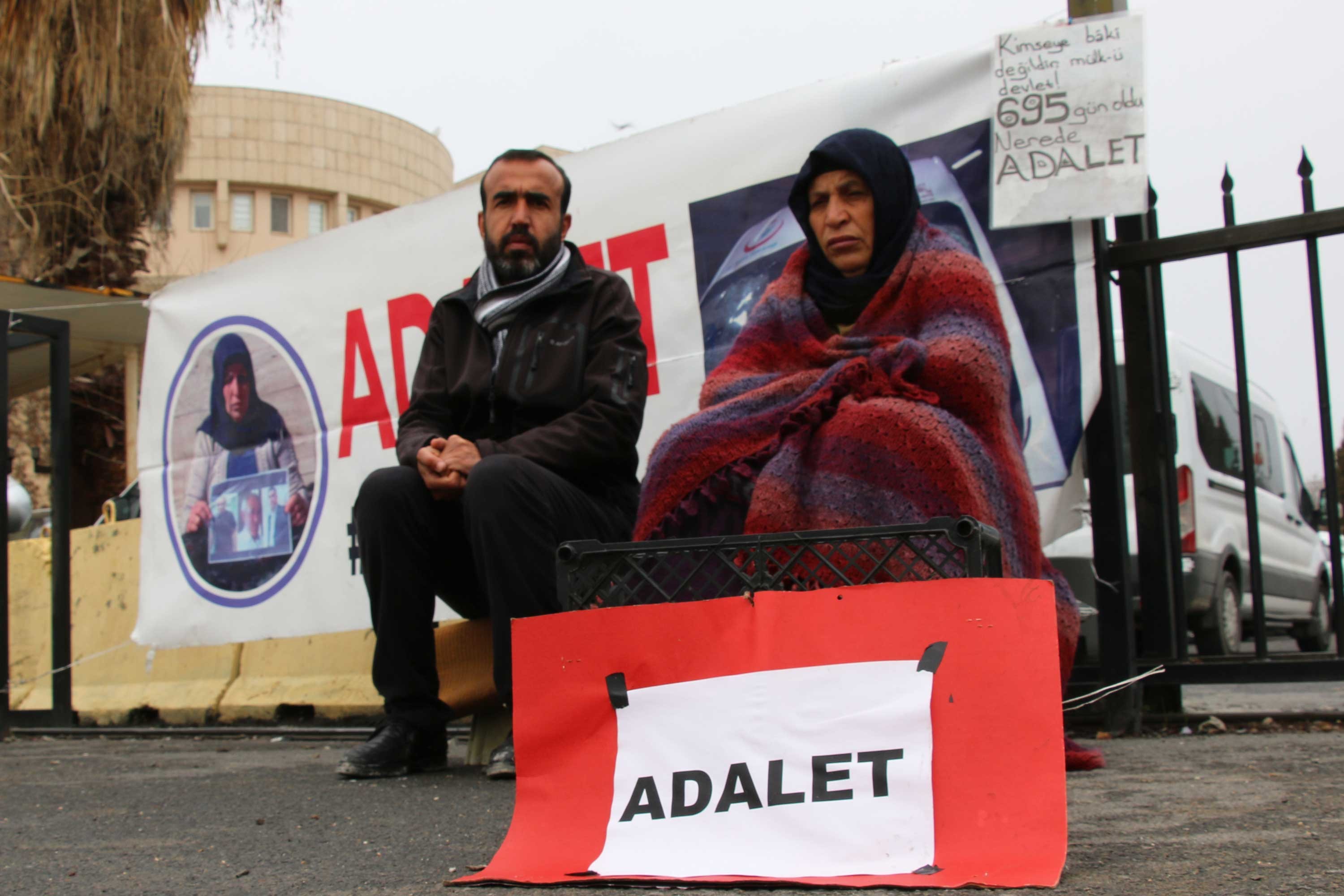 100 haftadır adalet nöbetini sürdüren Emine Şenyaşar: Oğlum ve bana halen zulmediyorlar