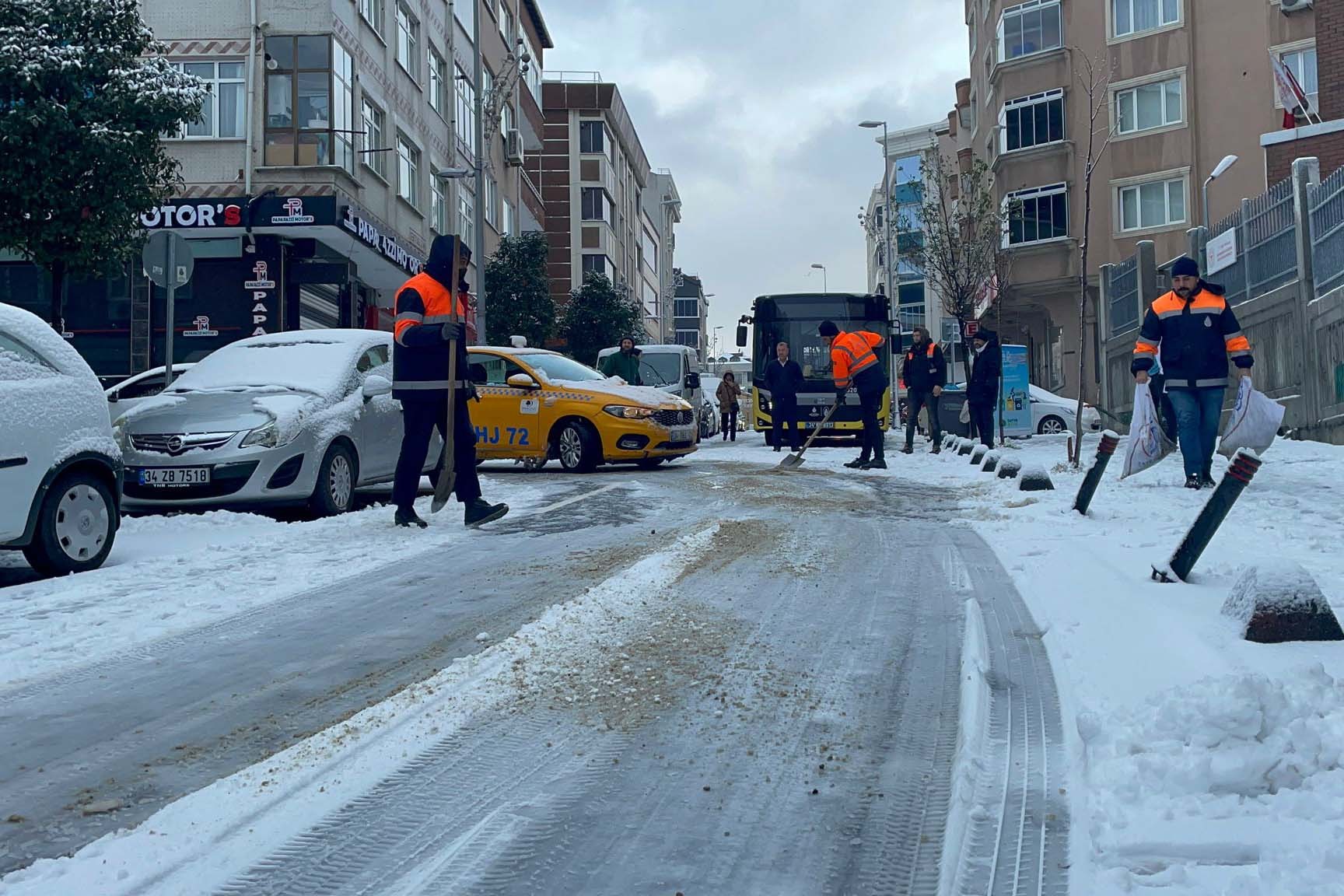 İstanbul'da kar yağışı etkili oluyor