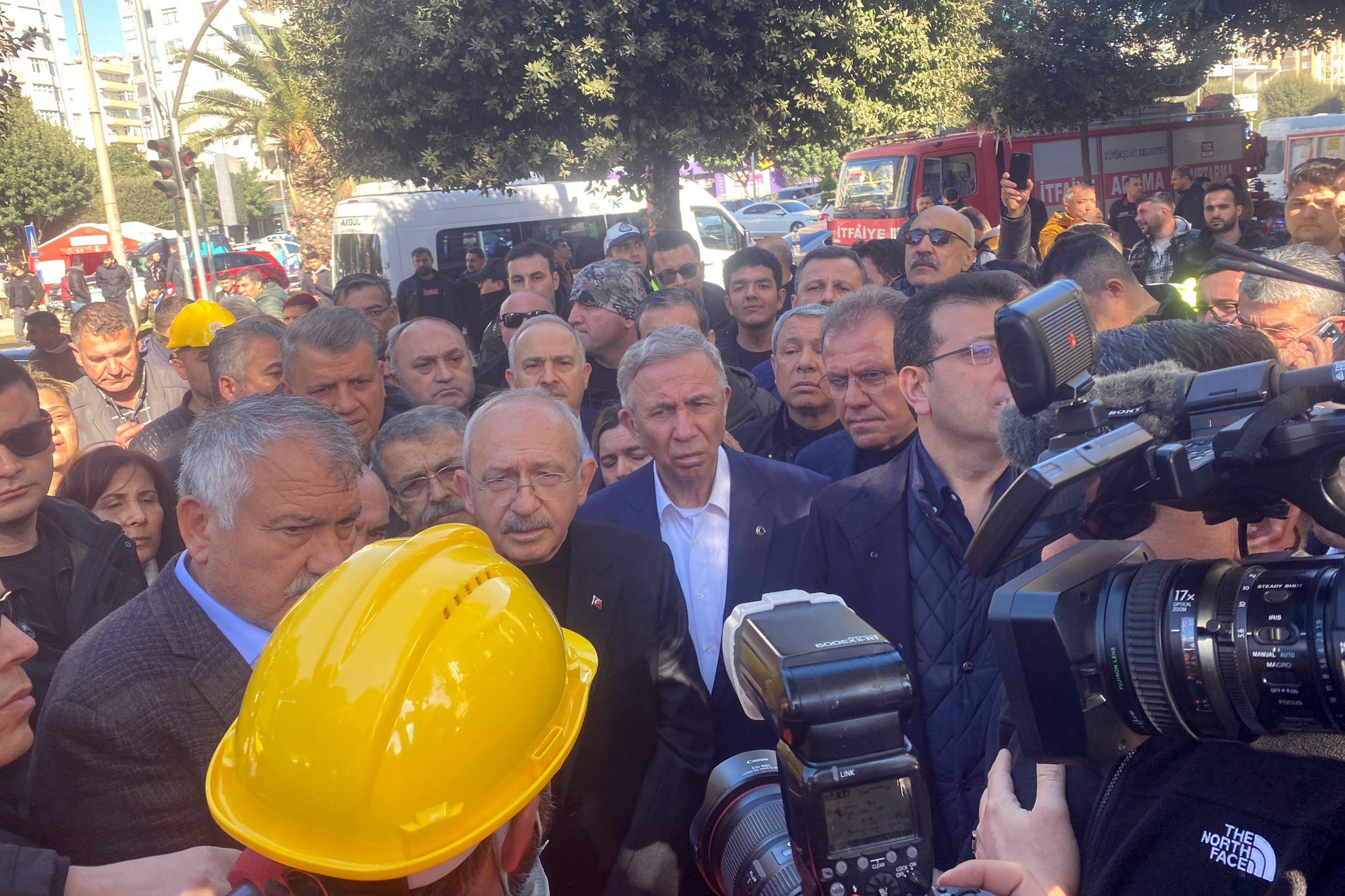 Kılıçdaroğlu belediye başkanları ile adana'da.