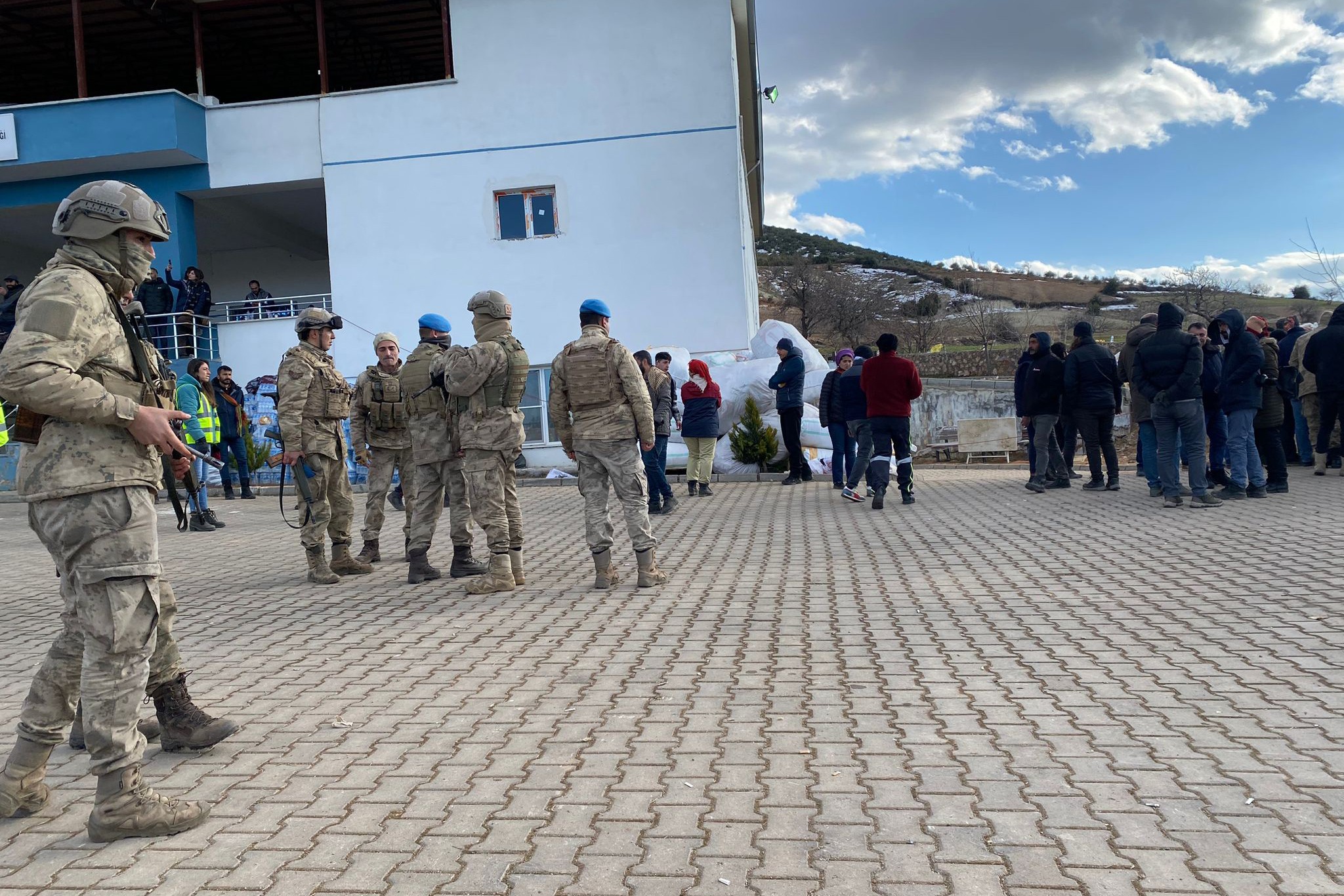 Pazarcık'ta kaymakam yardımlara el koydu