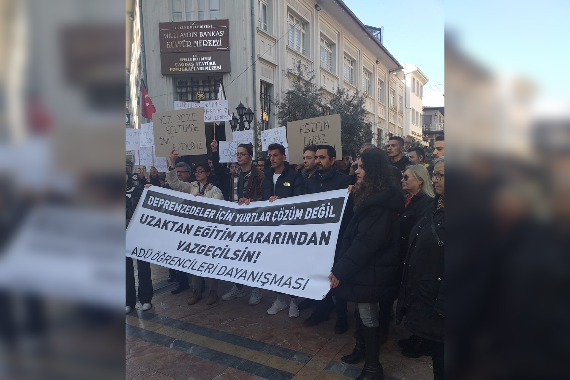 Adnan Menderes Üniversitesi Öğrenci Dayanışması: Uzaktan eğitim kararını kabullenmiyoruz