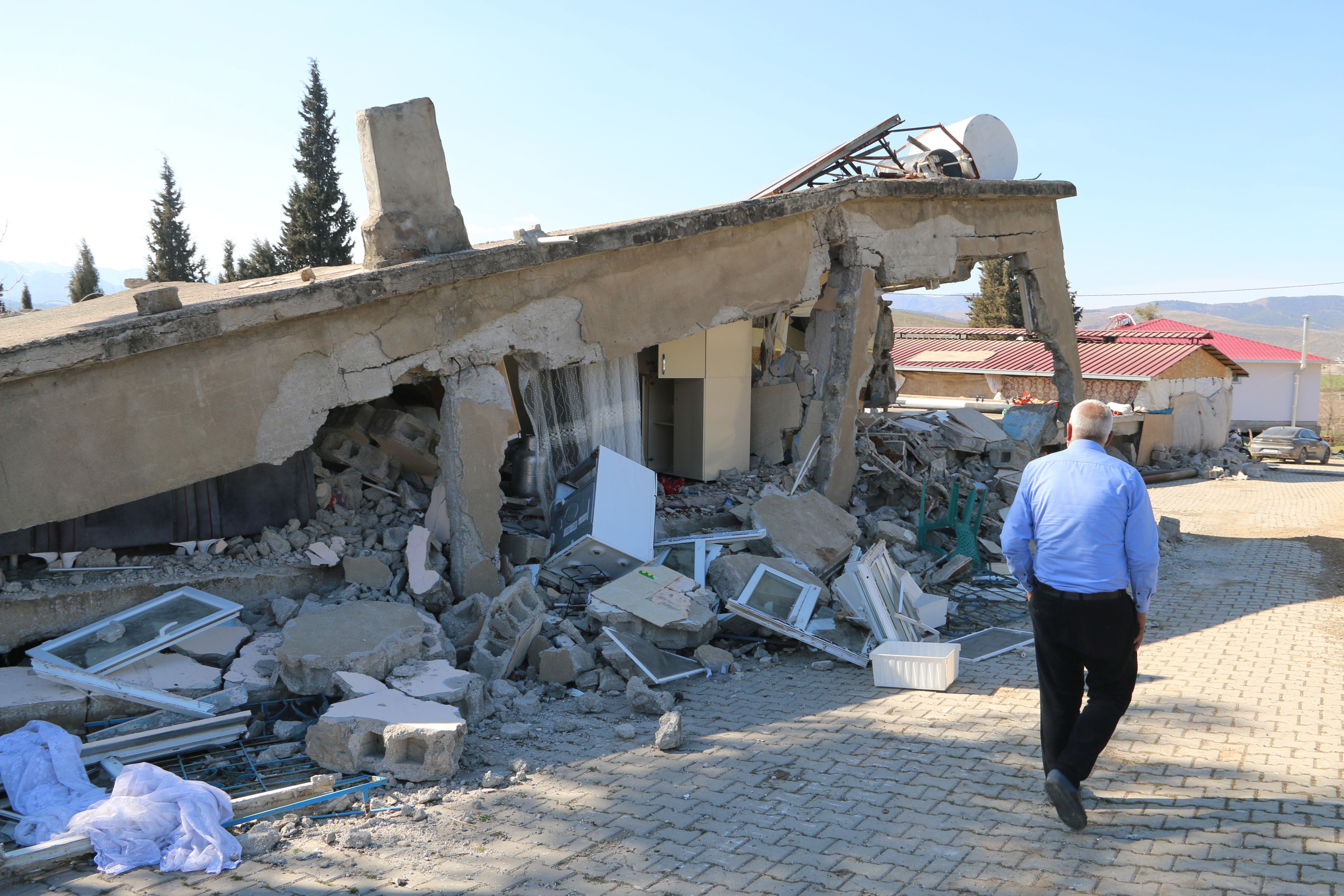 Mitaş işçisi: Bizi enkaz altında bırakan bu düzene karşı siyaset yapalım