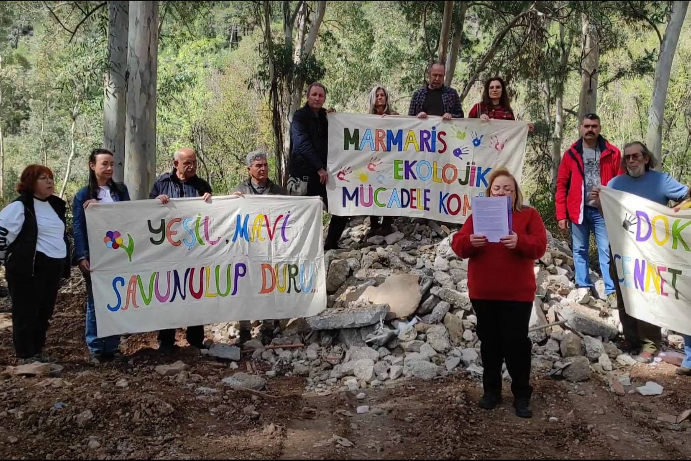 Marmaris'te sulak alana moloz dökülmesine tepki