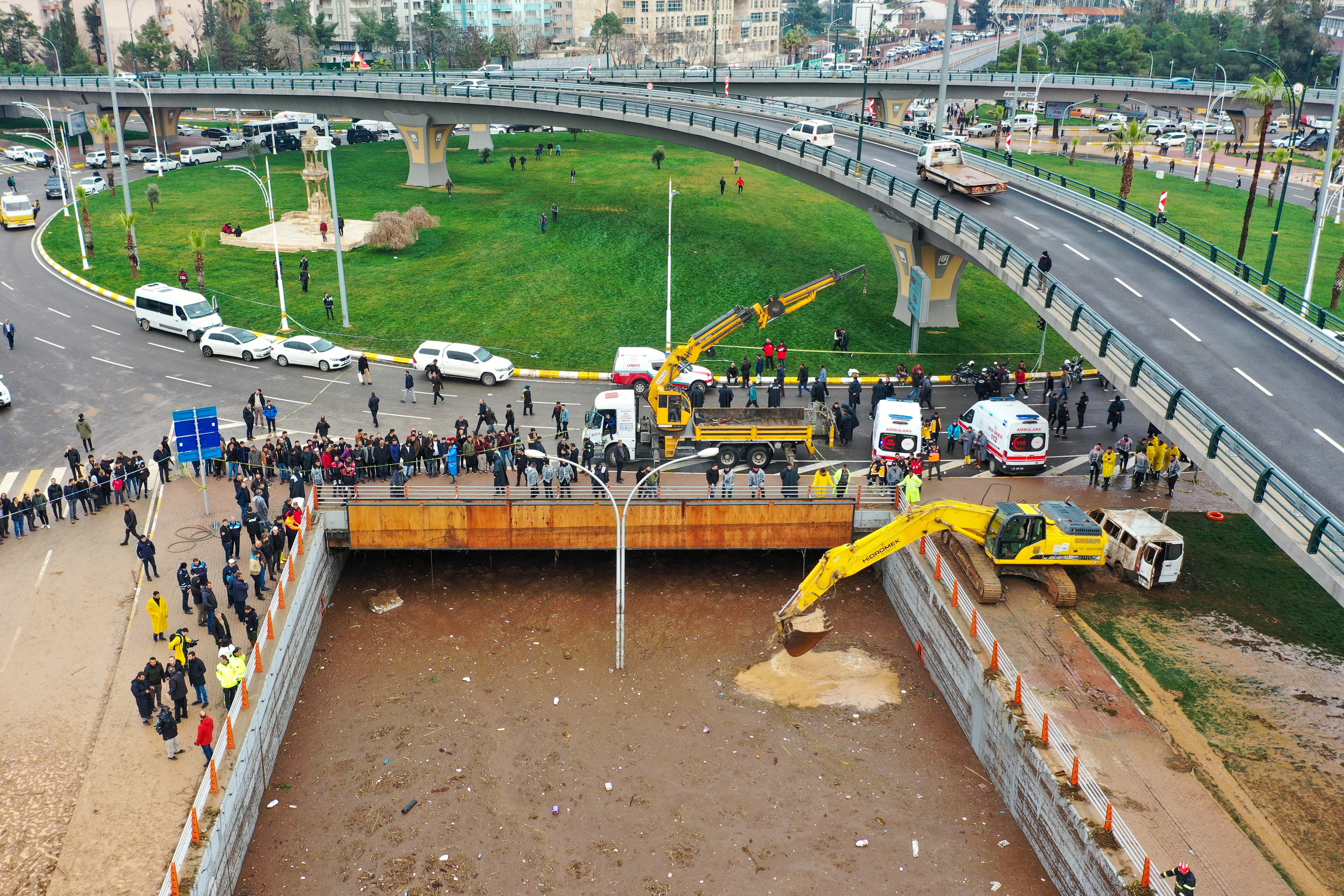 Bir kavşaktayız…