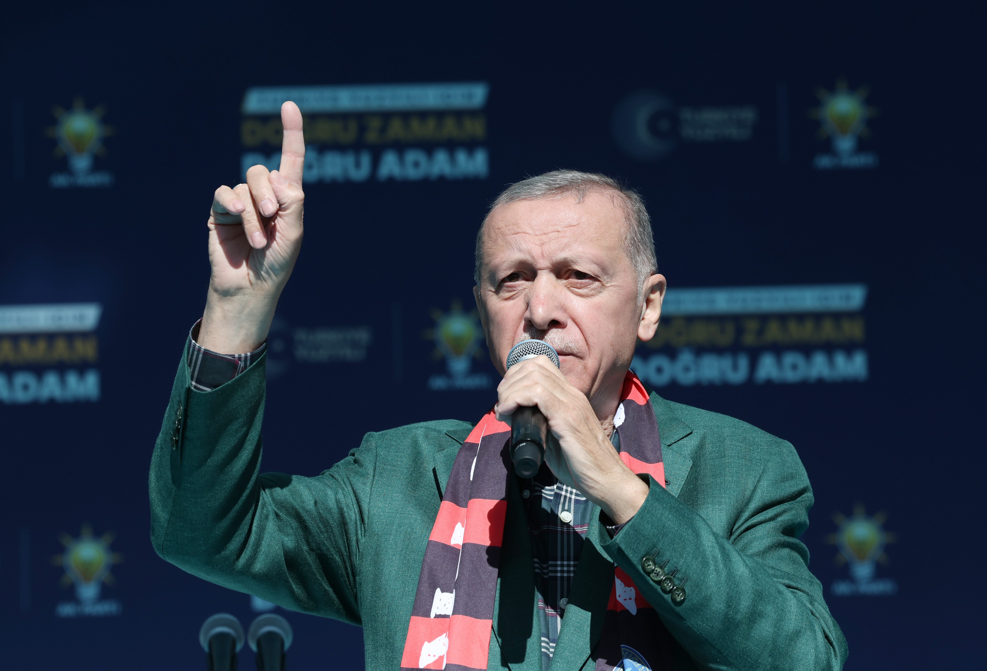 Erdoğan muhalefeti "kan ve kaos" ile beslenmekle suçladı