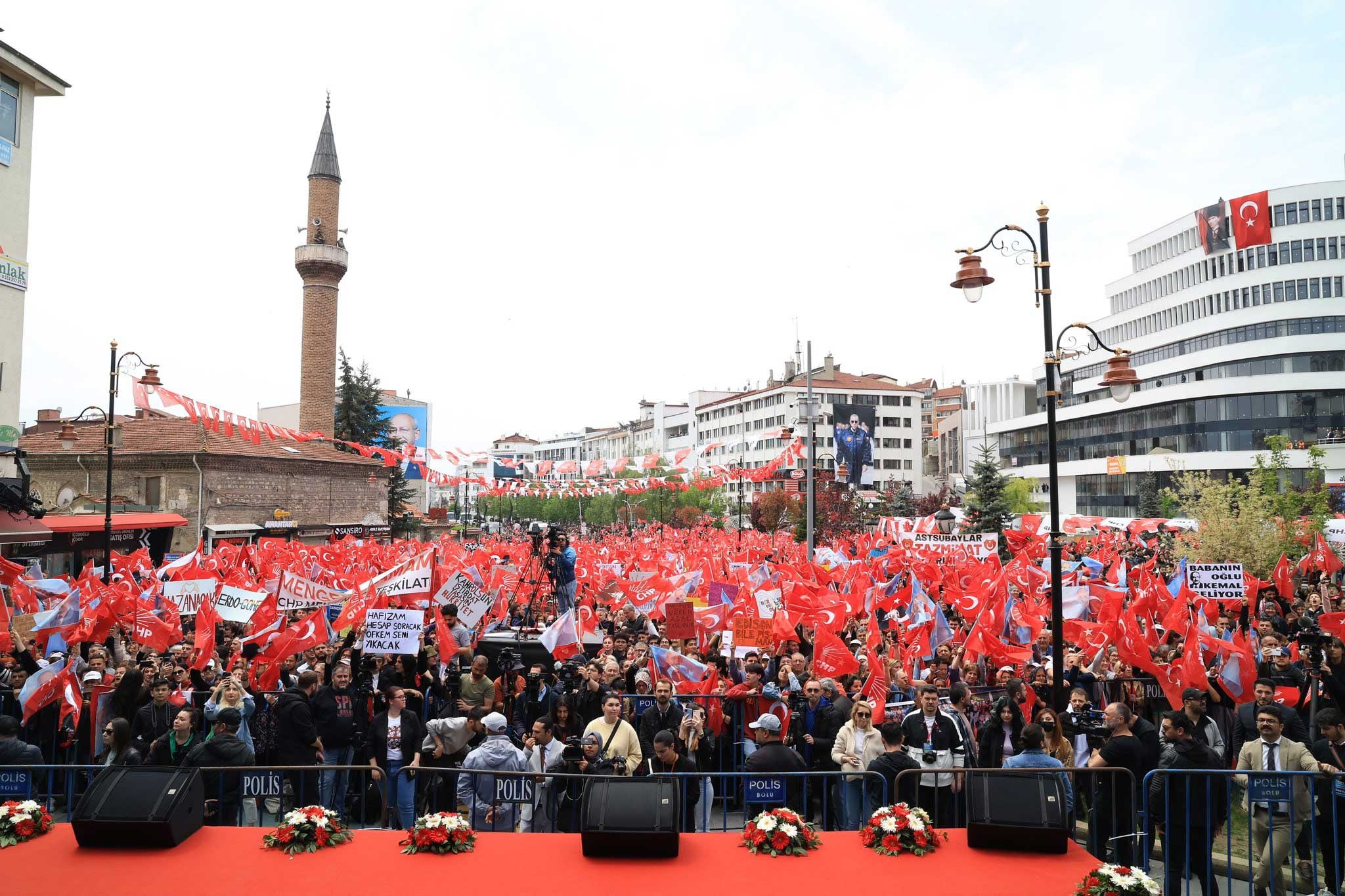 Bolu'da konuşan Kılıçdaroğlu: Taşla sopayla işimiz yok, o korkakların işidir