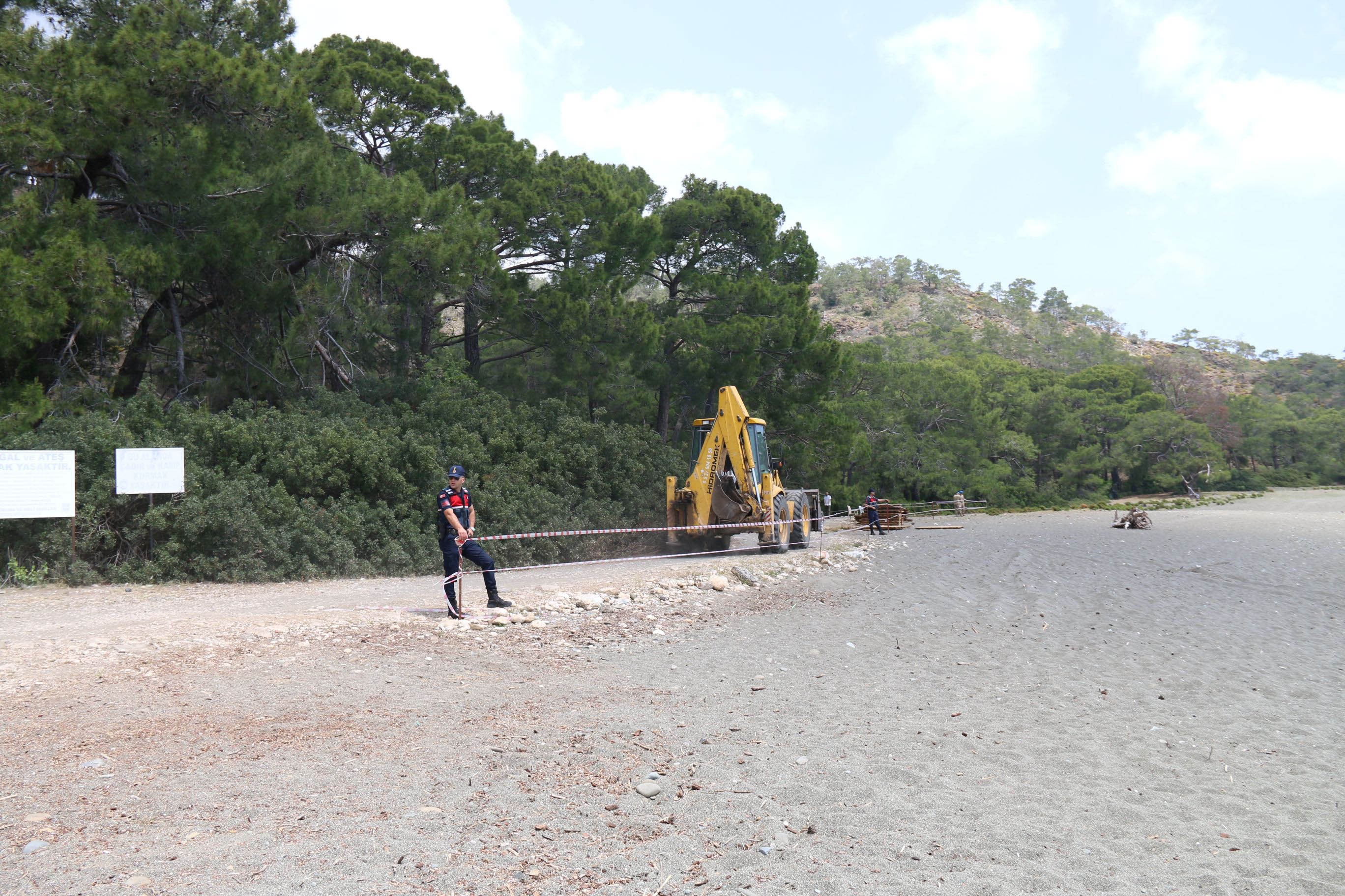 Phaselis’te mahkeme kararına rağmen talan sürüyor