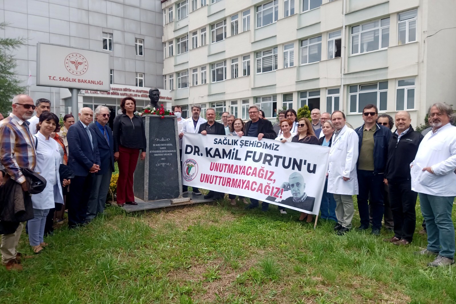 Dr. Kamil Furtun mezarı başında anıldı