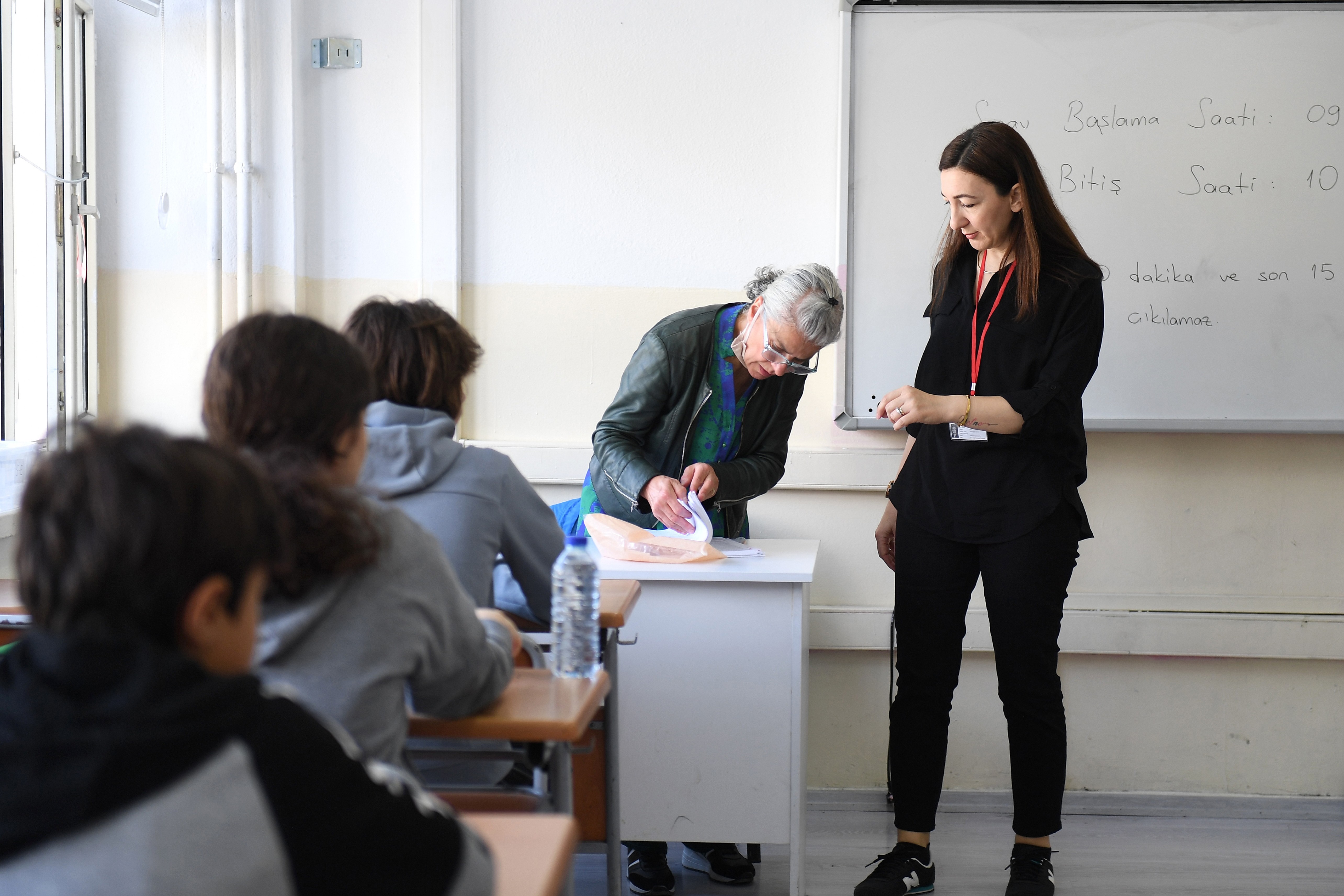 LGS'de 1 soru değerlendirme dışı bırakıldı, hak kazanan öğrencilere yeni kayıt hakkı verildi